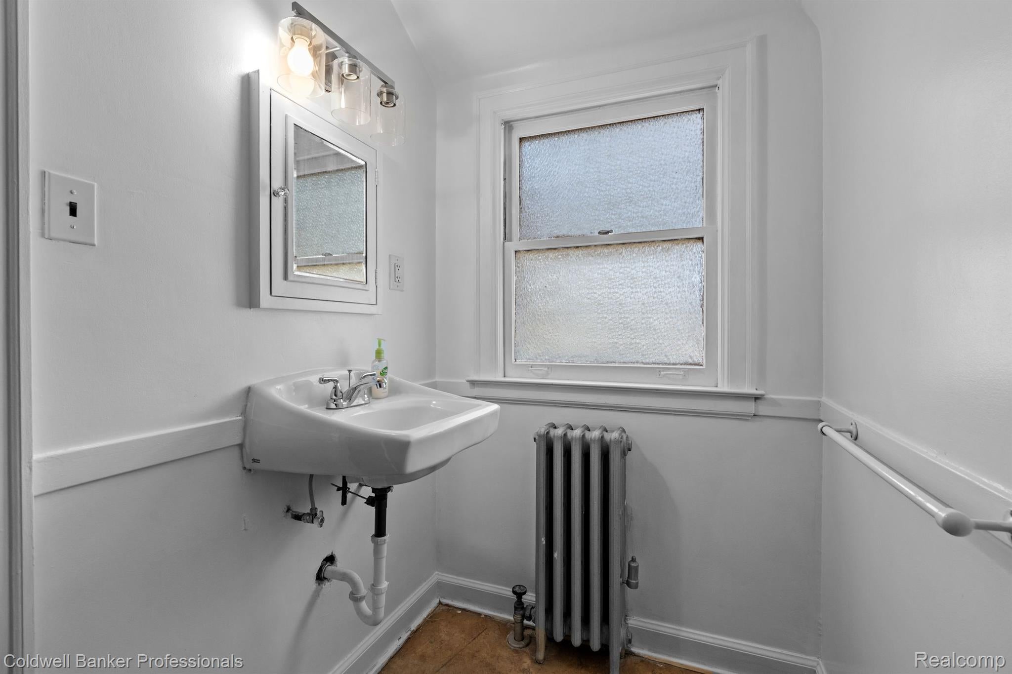 Detroit, Michigan, 48221, United States, 4 Bedrooms Bedrooms, ,5 BathroomsBathrooms,Residential,For Sale,1947184