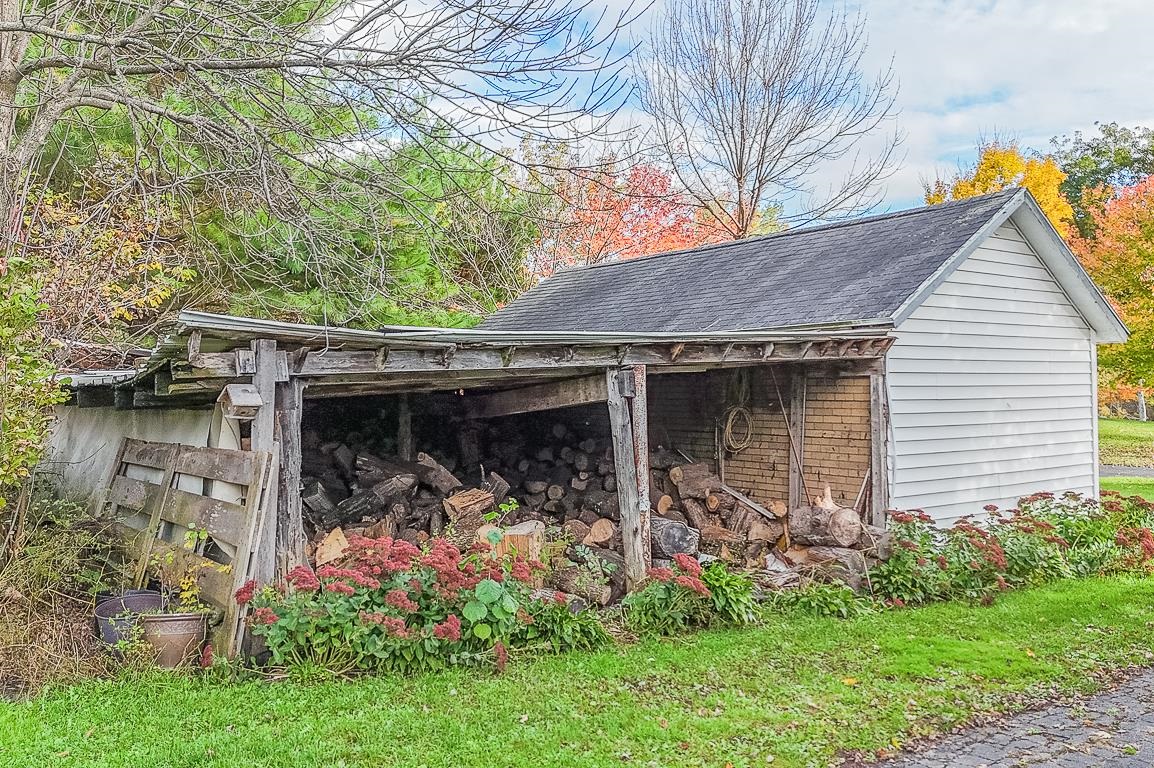 New London, Wisconsin, 54961-8021, United States, 4 Bedrooms Bedrooms, ,2 BathroomsBathrooms,Residential,For Sale,1984435