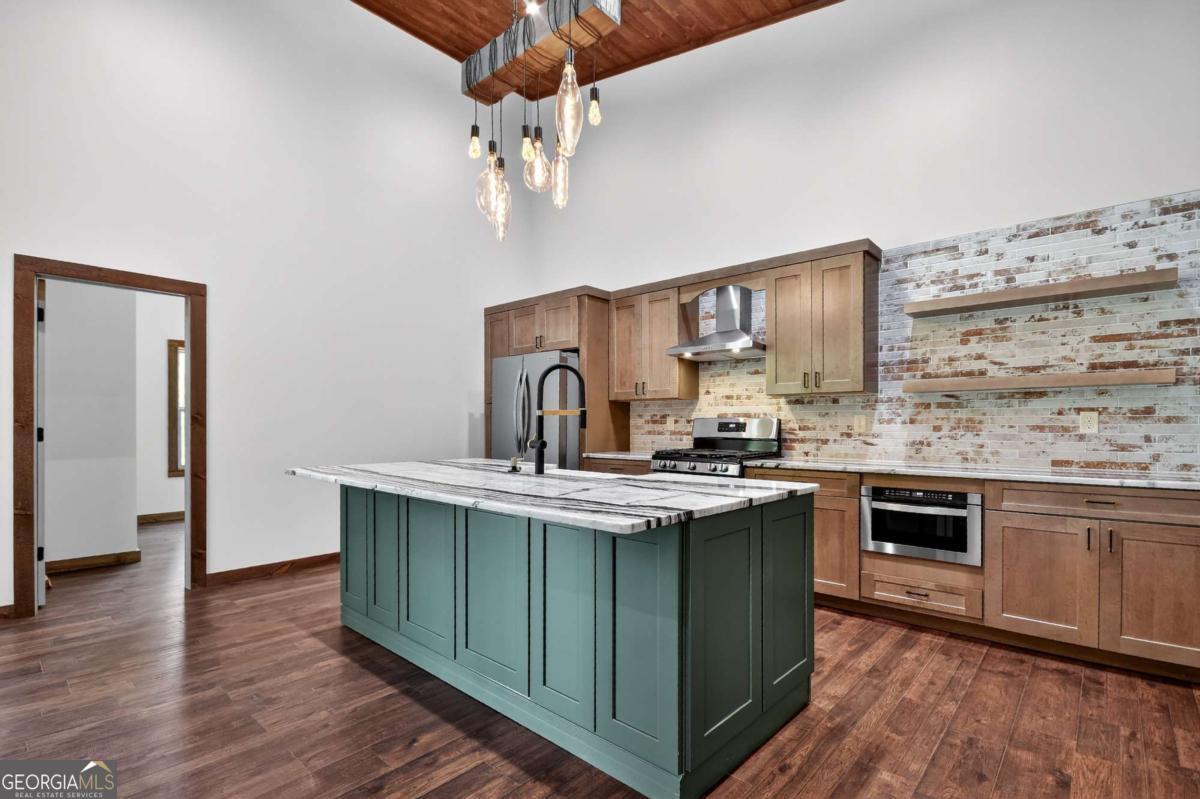 Mineral Bluff, Georgia, 30559, United States, 3 Bedrooms Bedrooms, ,3 BathroomsBathrooms,Residential,For Sale,1877867
