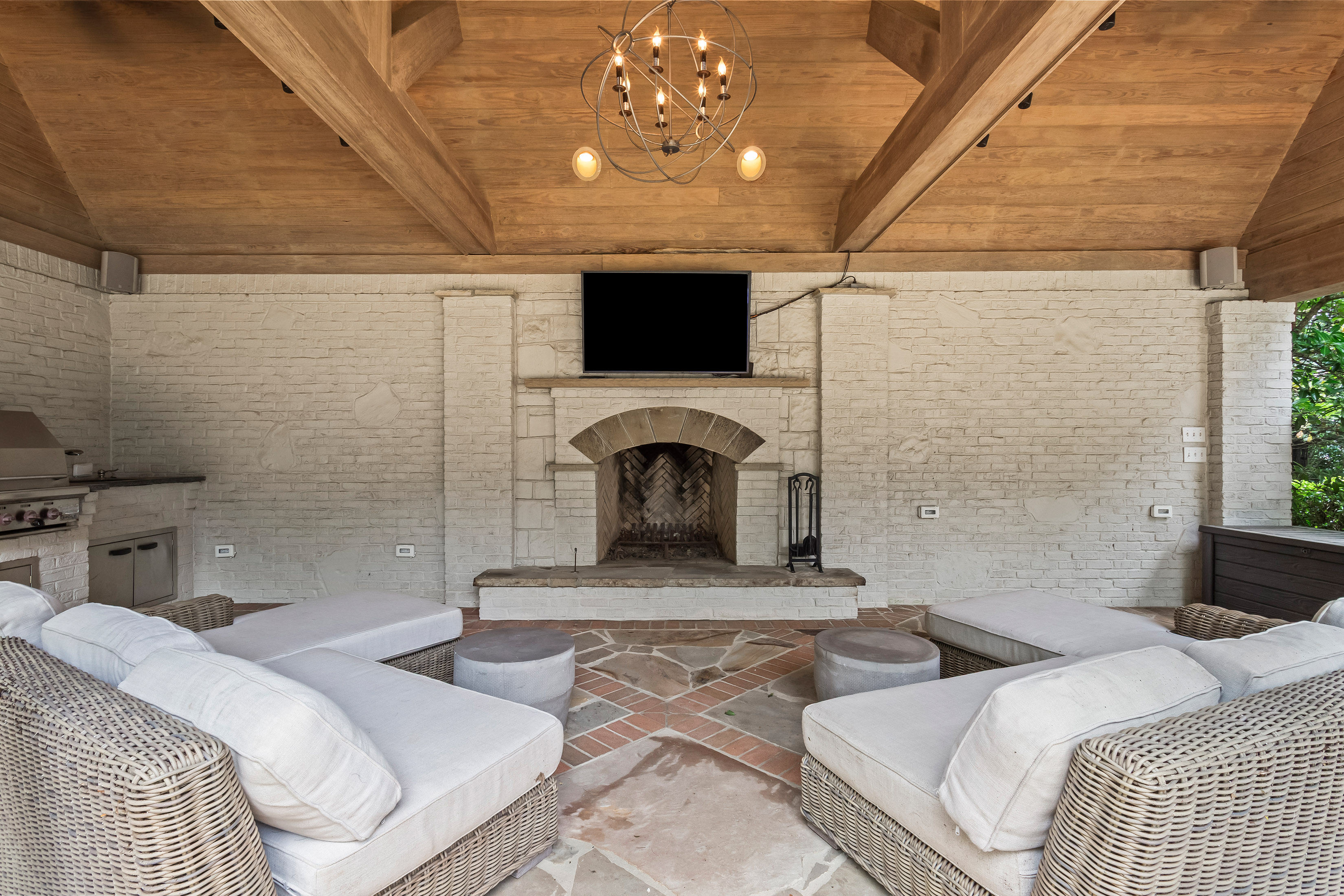  Stunning Custom-designed Home with Exceptional Indoor-Outdoor Living - 物件實景