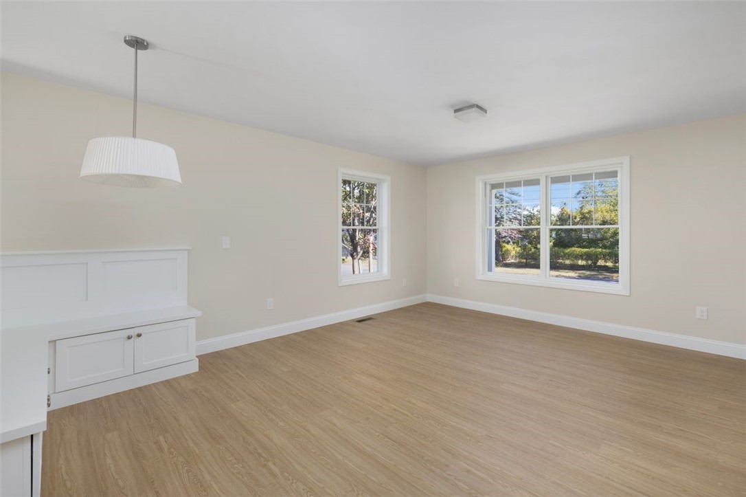 Warwick, Rhode Island, 02889, United States, 4 Bedrooms Bedrooms, ,4 BathroomsBathrooms,Residential,For Sale,2002981