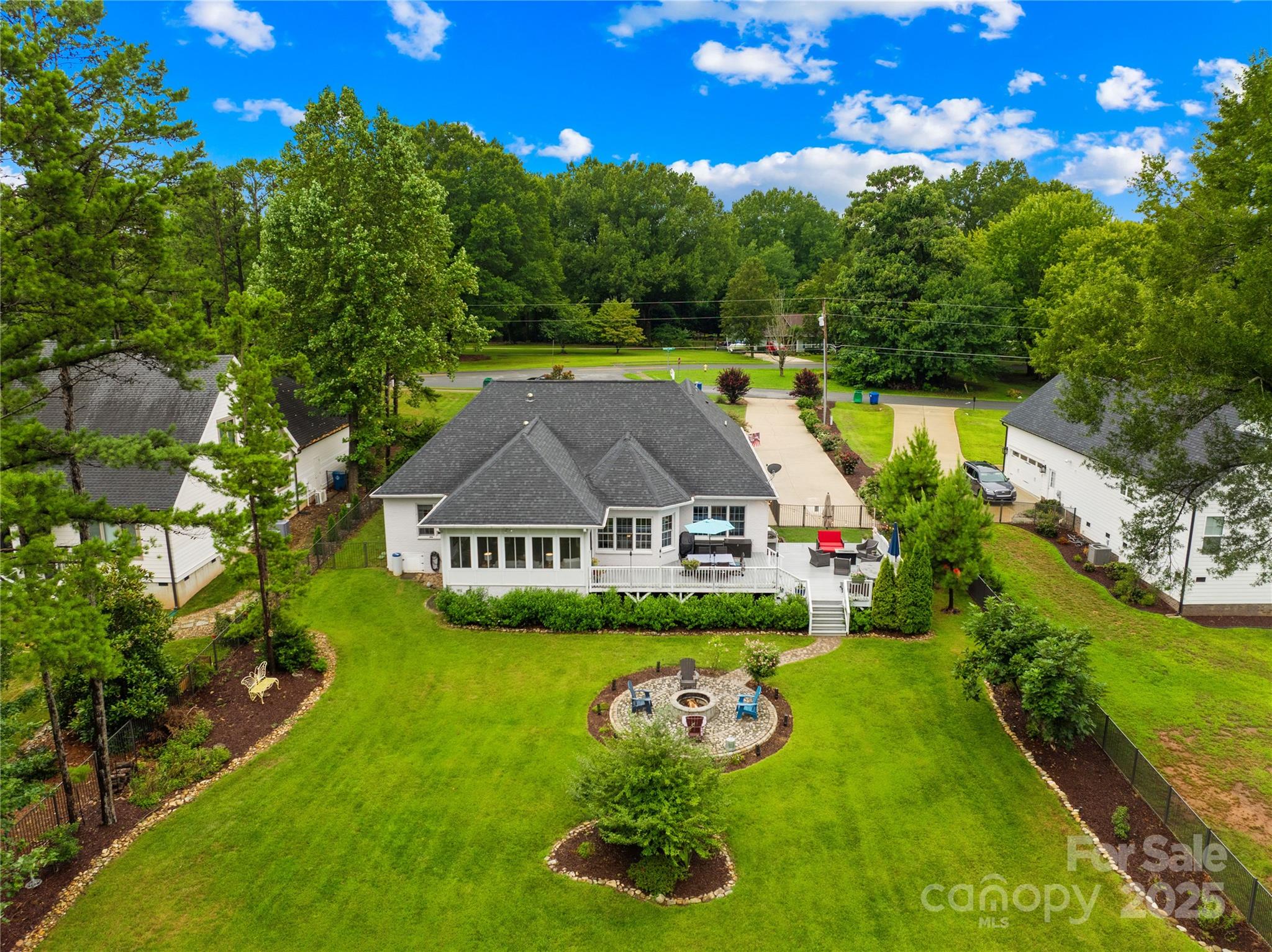 Cornelius, North Carolina, 28031, United States, 3 Bedrooms Bedrooms, ,3 BathroomsBathrooms,Residential,For Sale,1981519