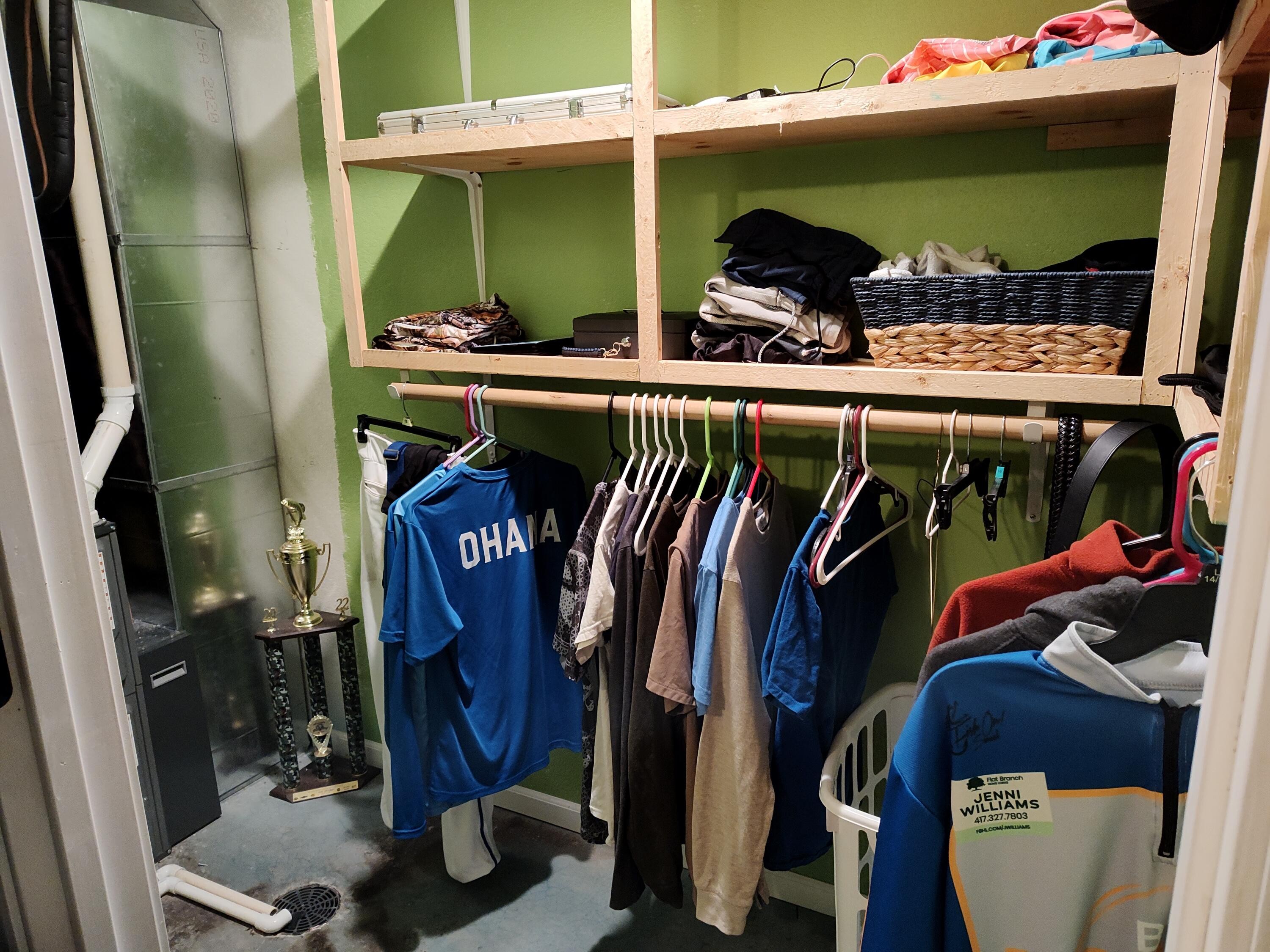 Bolivar, Missouri, 65613, United States, 2 Bedrooms Bedrooms, ,3 BathroomsBathrooms,Residential,For Sale,1975211