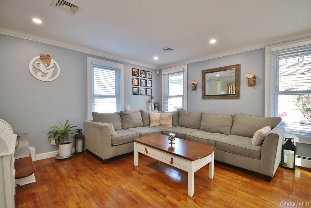 Garnerville, New York, 10923, United States, 3 Bedrooms Bedrooms, ,2 BathroomsBathrooms,Residential,For Sale,1974386