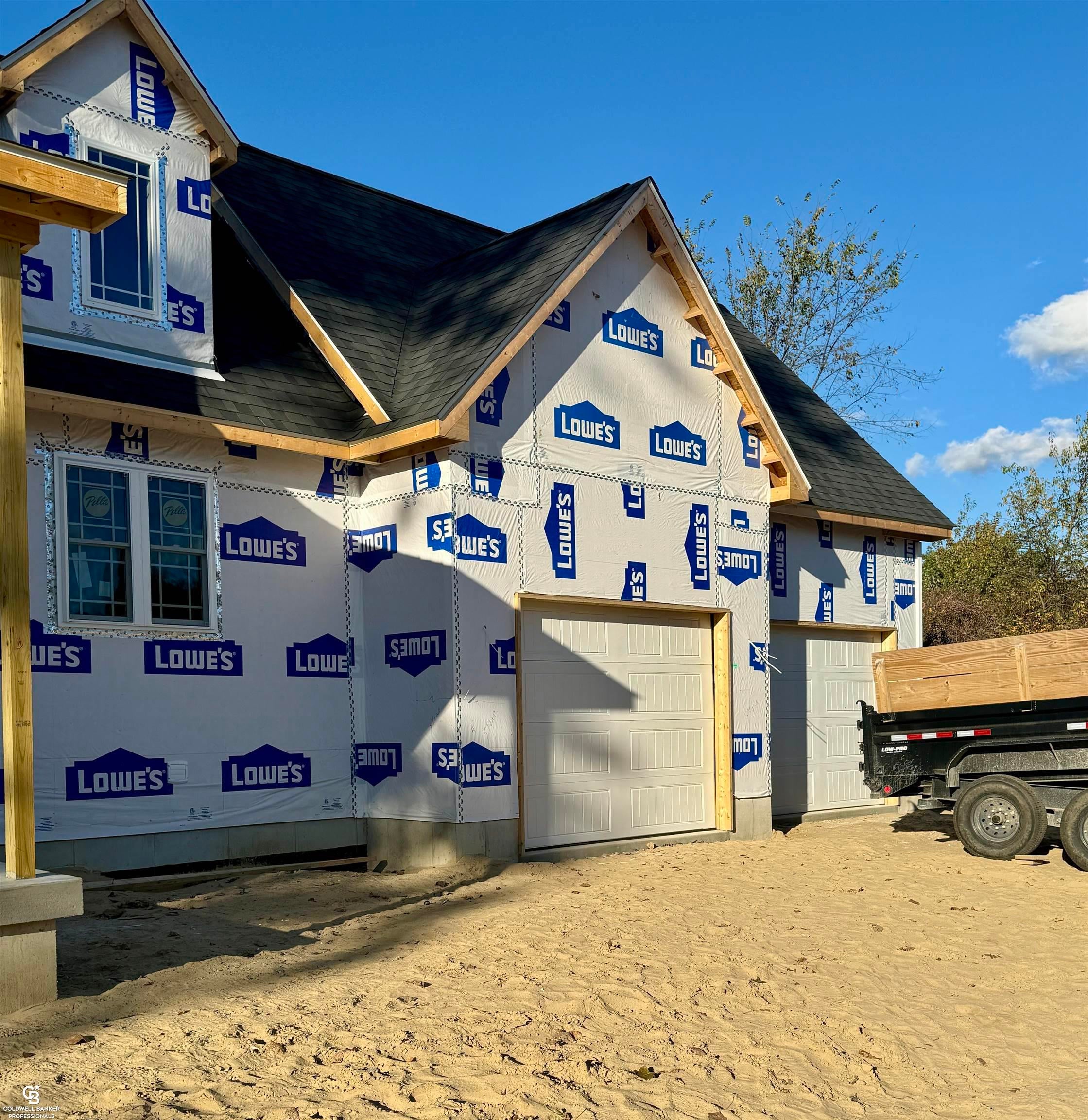 Saint Clair, Michigan, 48079, United States, 5 Bedrooms Bedrooms, ,3 BathroomsBathrooms,Residential,For Sale,1868315