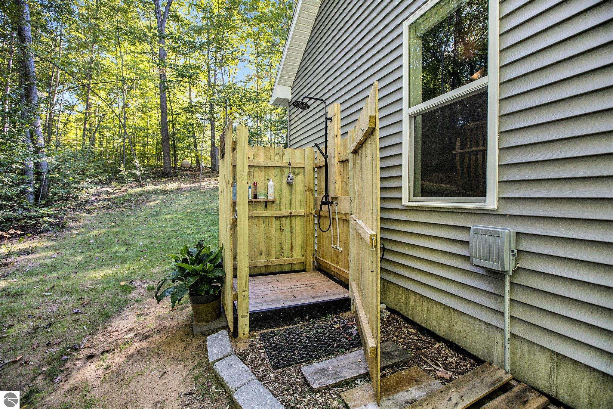 Beulah, Michigan, 49617, United States, 3 Bedrooms Bedrooms, ,2 BathroomsBathrooms,Residential,For Sale,1975573