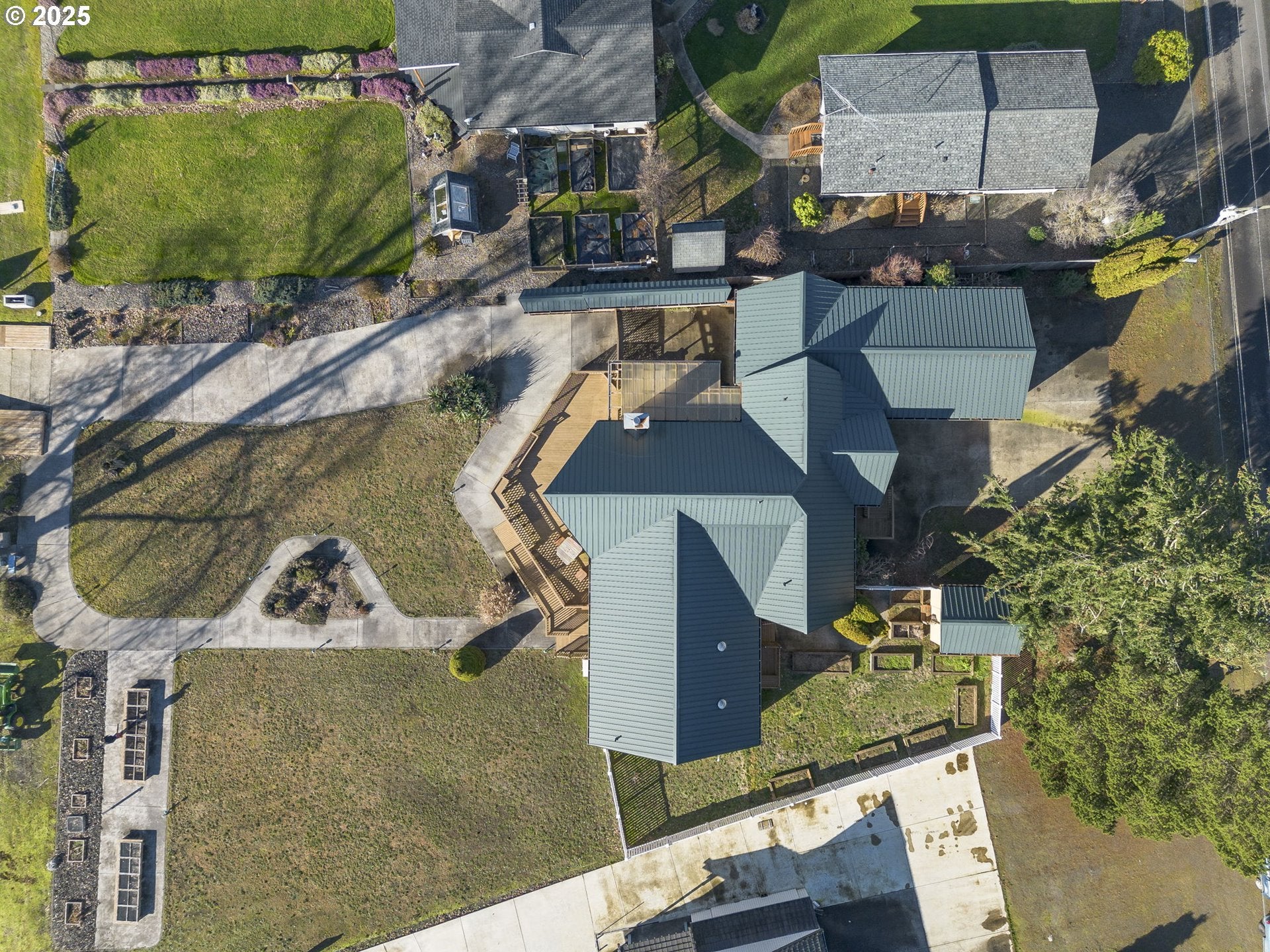 Cathlamet, Washington, 98612, United States, 3 Bedrooms Bedrooms, ,4 BathroomsBathrooms,Residential,For Sale,1975452