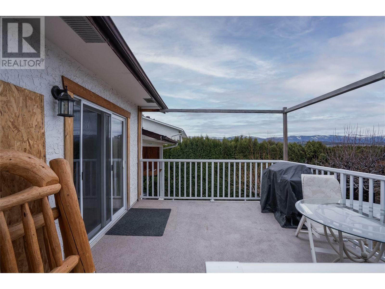 KELOWNA, British Columbia, V1X 6M4, CA, 3 Bedrooms Bedrooms, ,2 BathroomsBathrooms,Residential,For Sale,1836939