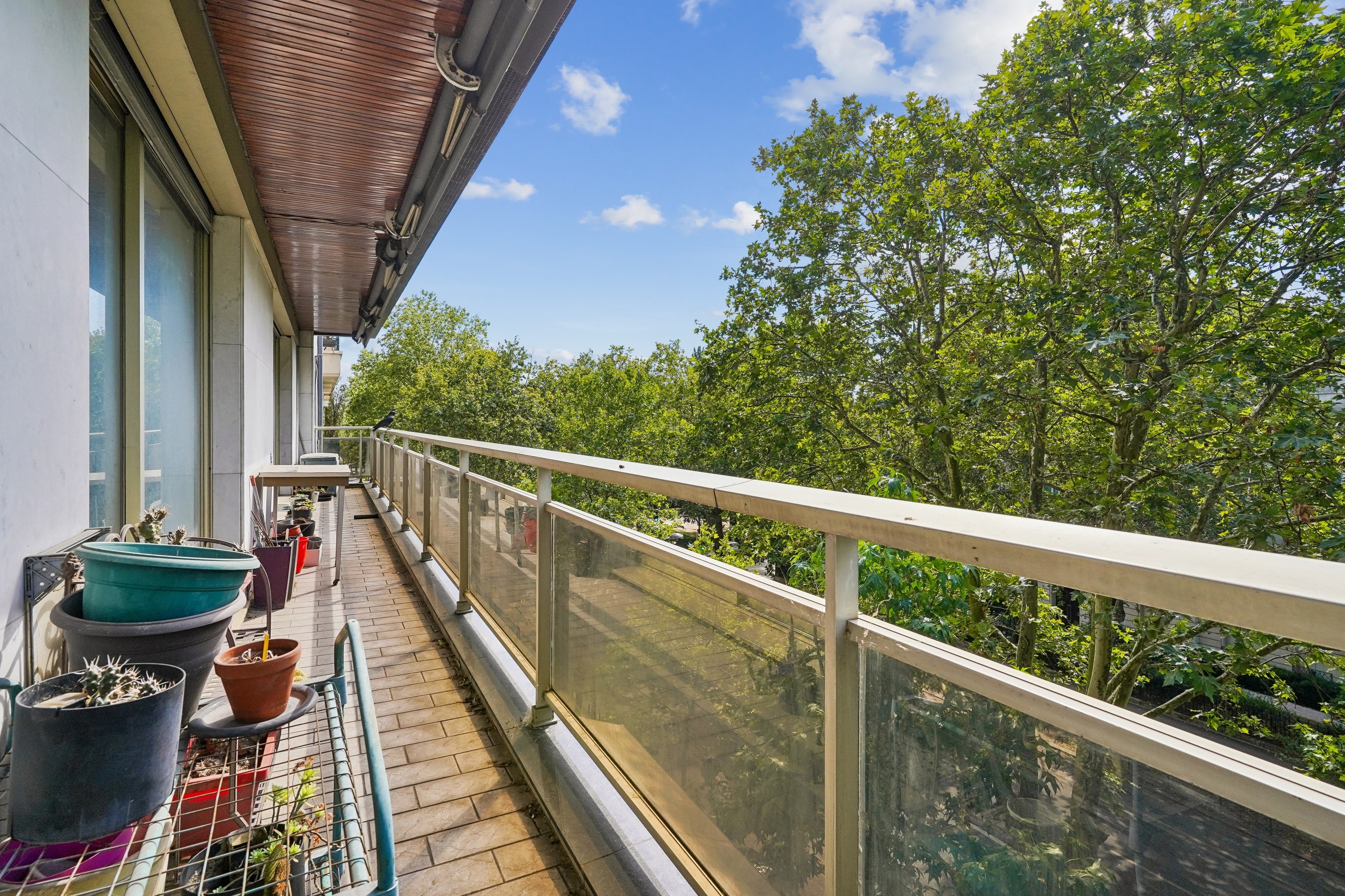  An elegant family residence with balcony, filled with natural light - 物件實景