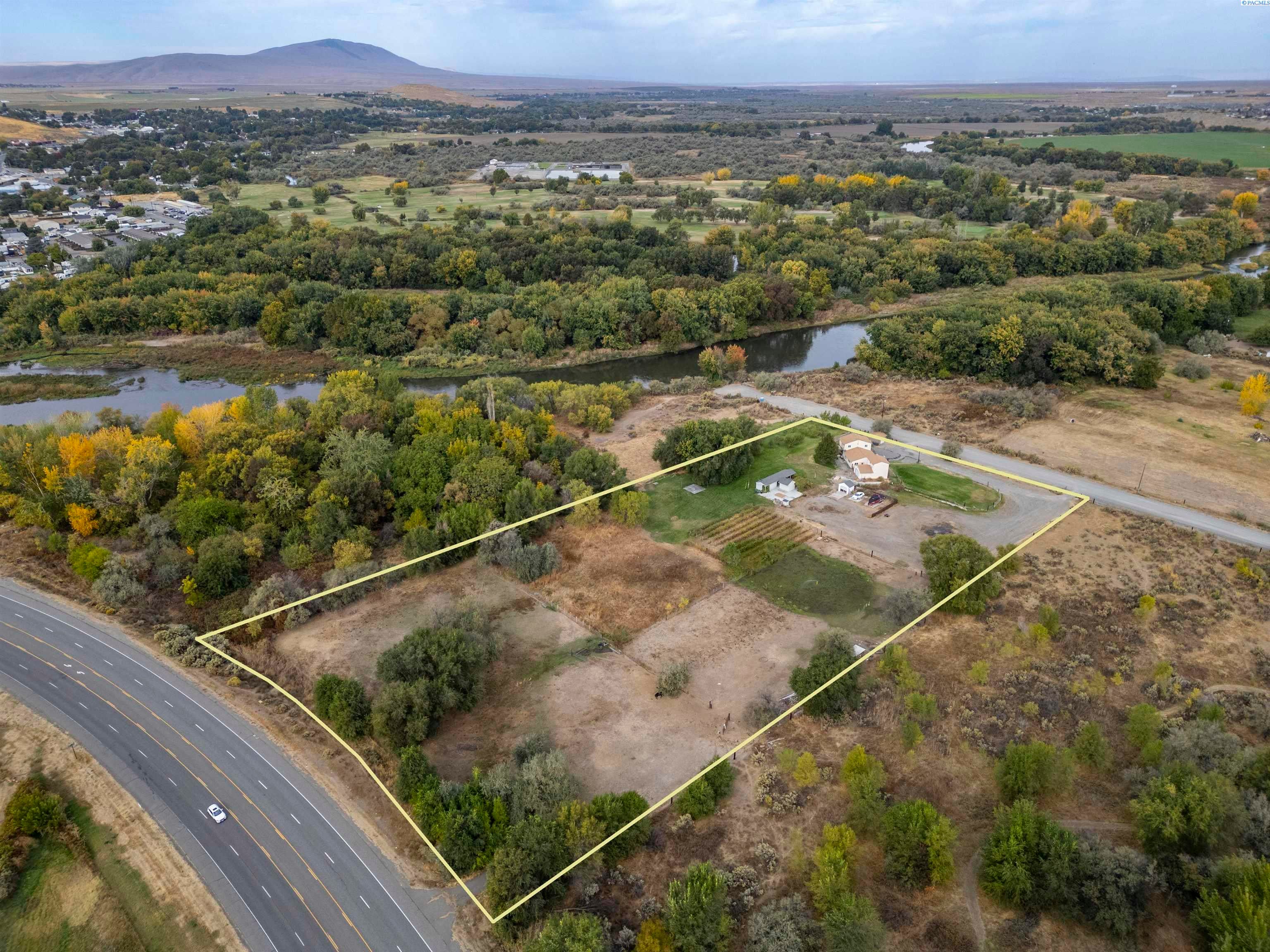 Richland, Washington, 99354, United States, 3 Bedrooms Bedrooms, ,2 BathroomsBathrooms,Residential,For Sale,1978459