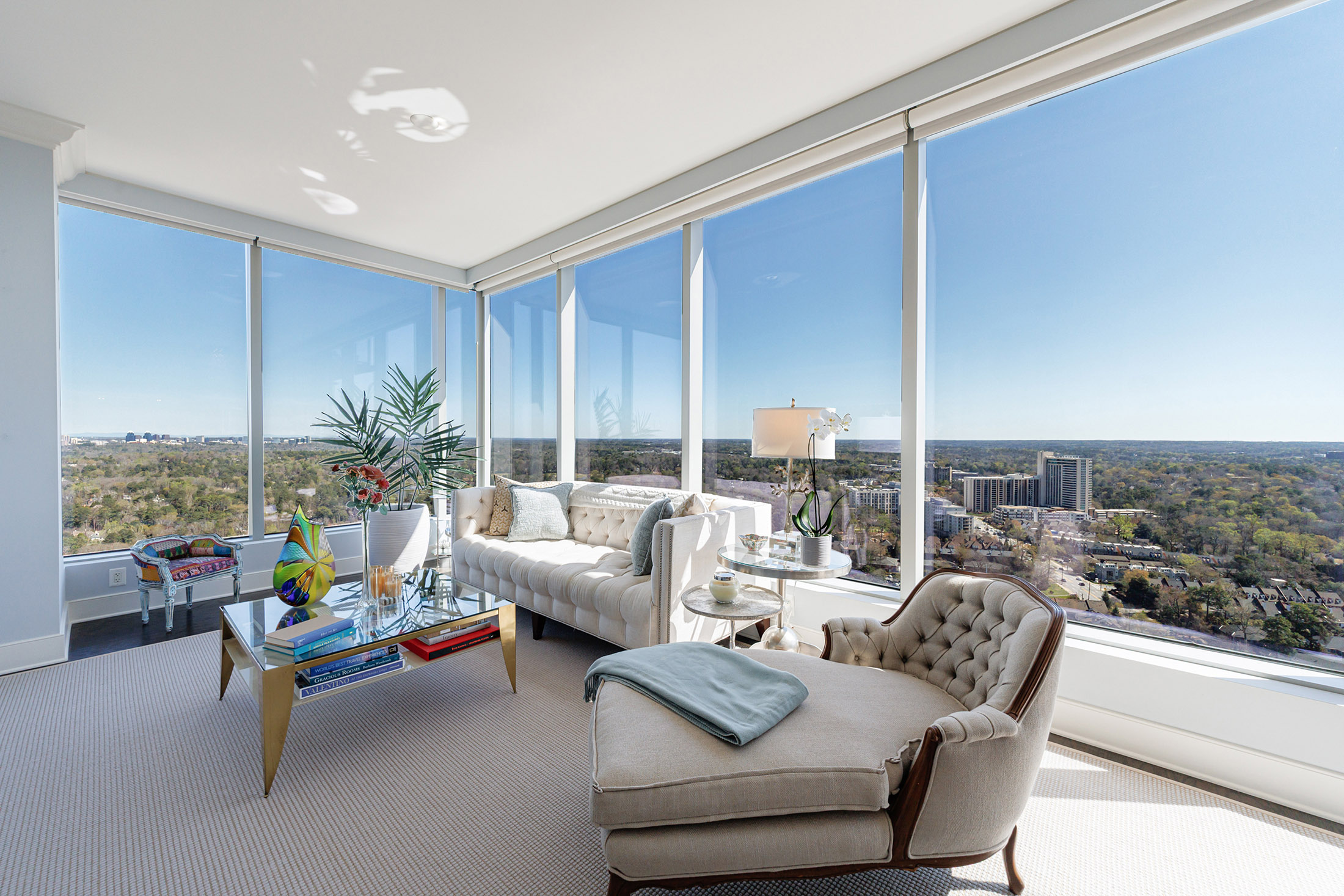  Exceptional One Bedroom Corner Residence with Sweeping Skyline Views - 物件實景