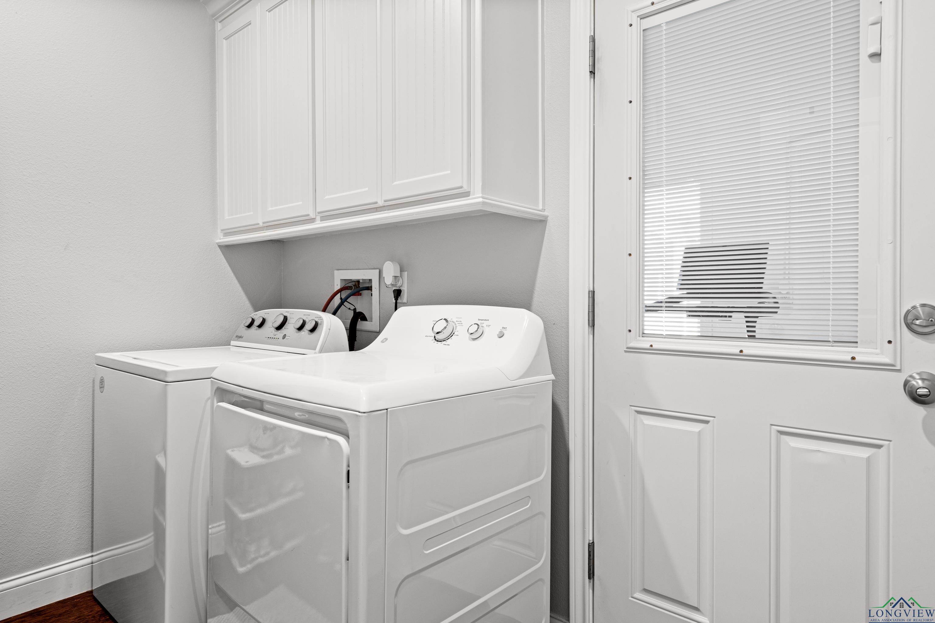 Winona, Texas, 75792, United States, 3 Bedrooms Bedrooms, ,2 BathroomsBathrooms,Residential,For Sale,1866525