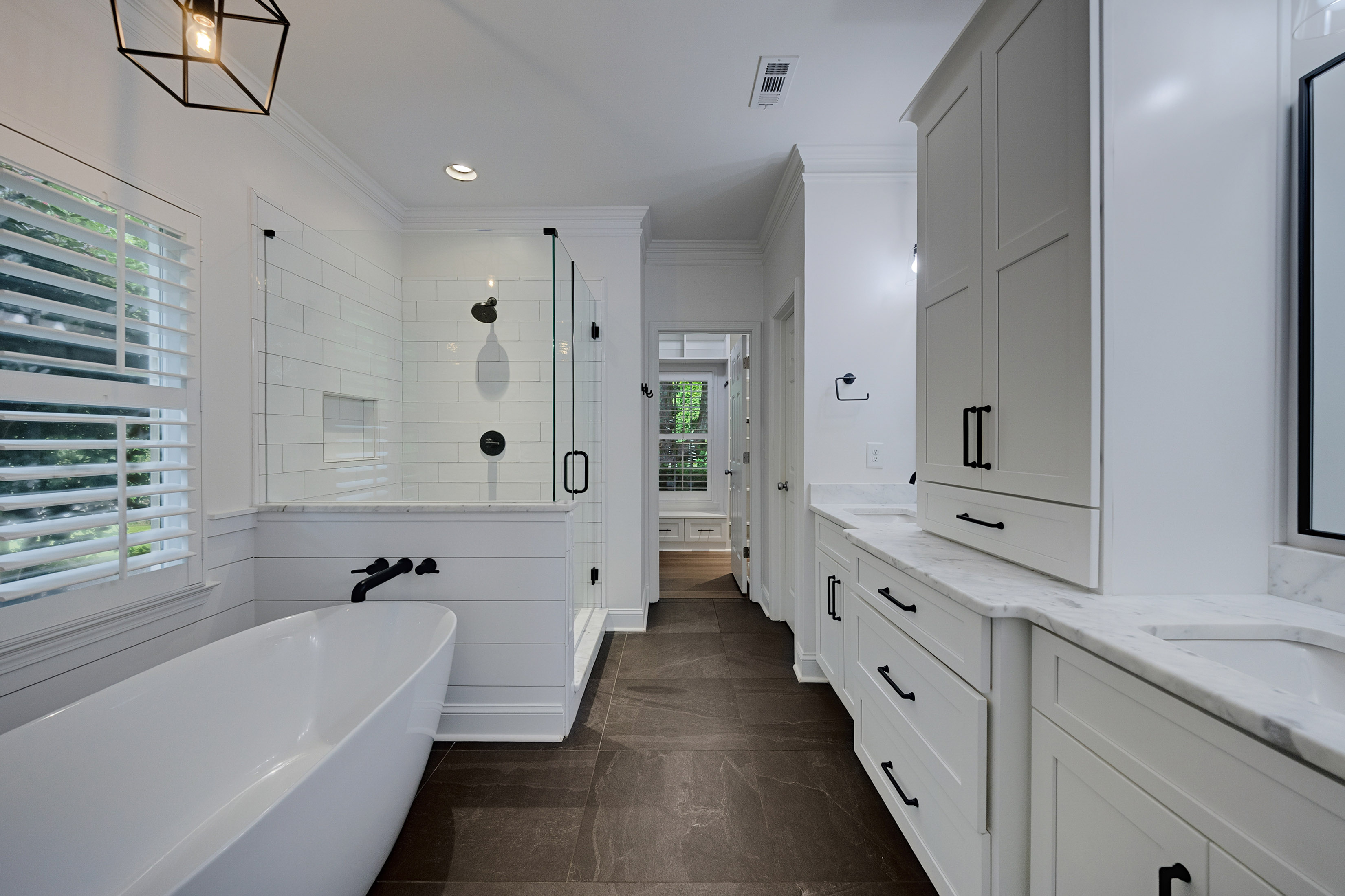 Stunning Craftsman-Style Home Featuring a Desirable Primary Suite on Main Level - 物件實景