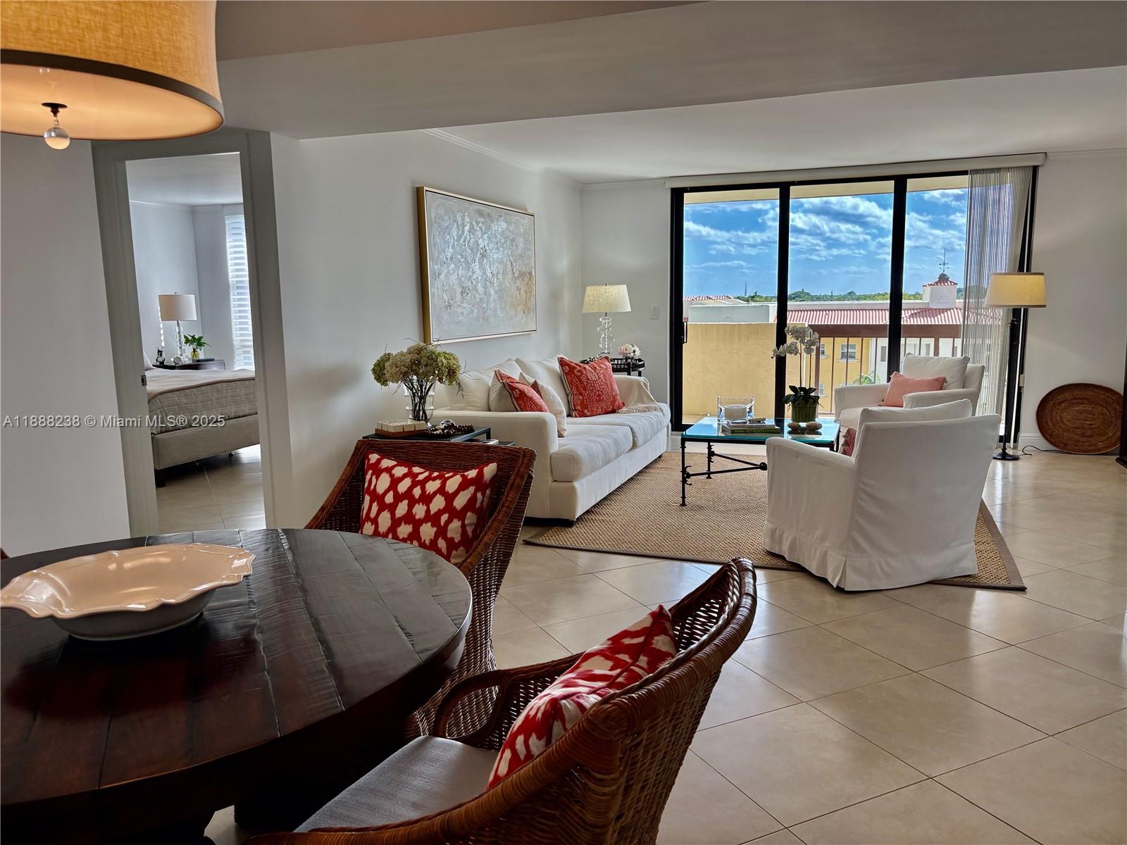 Coral Gables, Florida, 33134, United States, 2 Bedrooms Bedrooms, ,3 BathroomsBathrooms,Residential,For Sale,1987506