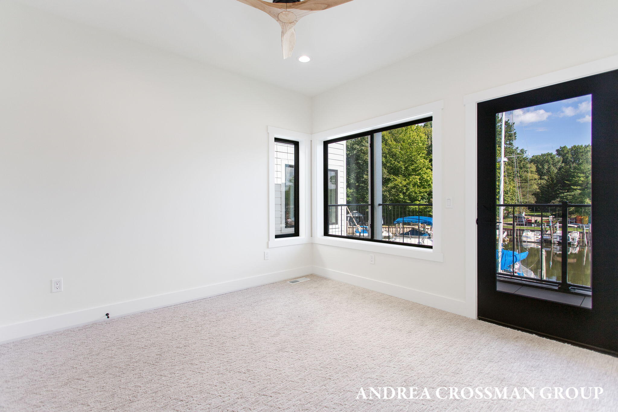 South Haven, Michigan, 49090, United States, 3 Bedrooms Bedrooms, ,3 BathroomsBathrooms,Residential,For Sale,1987512