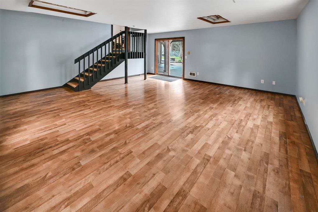 Columbia Falls, Montana, 59912, United States, 7 Bedrooms Bedrooms, ,2 BathroomsBathrooms,Residential,For Sale,1990809