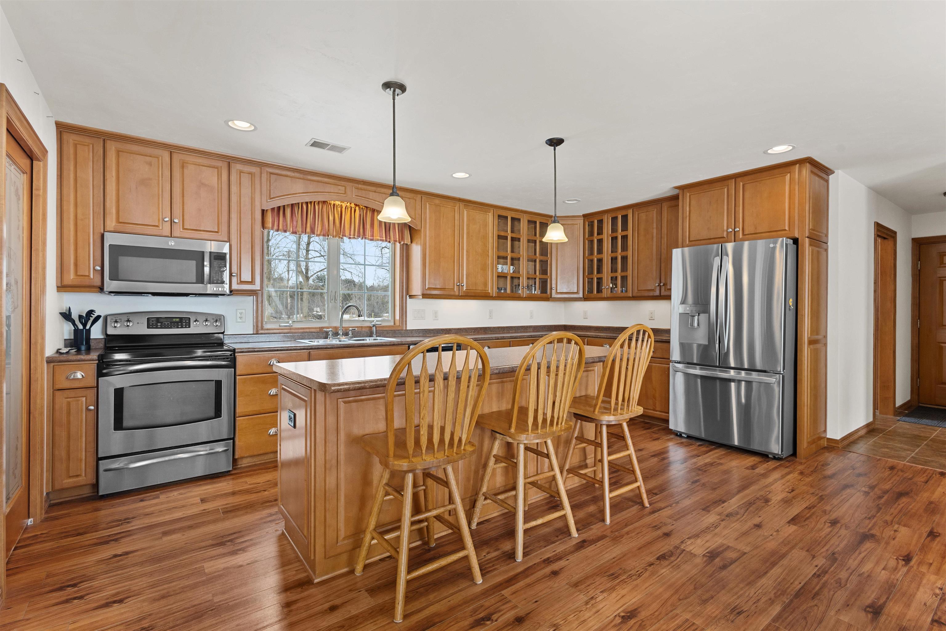 Oconto, Wisconsin, 54153, United States, 3 Bedrooms Bedrooms, ,3 BathroomsBathrooms,Residential,For Sale,2017329