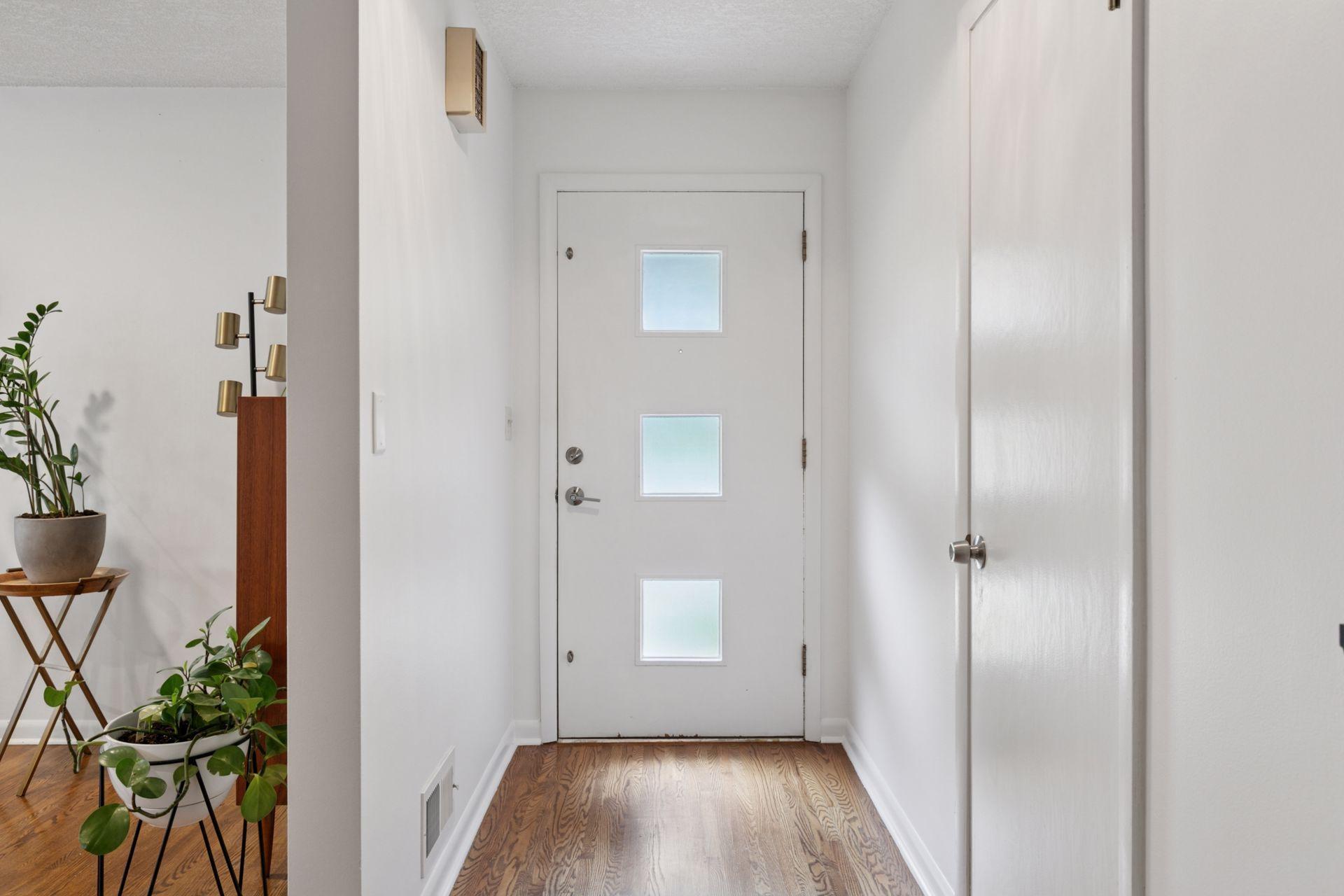 Saint Paul, Minnesota, 55108, United States, 3 Bedrooms Bedrooms, ,1 BathroomBathrooms,Residential,For Sale,1934212
