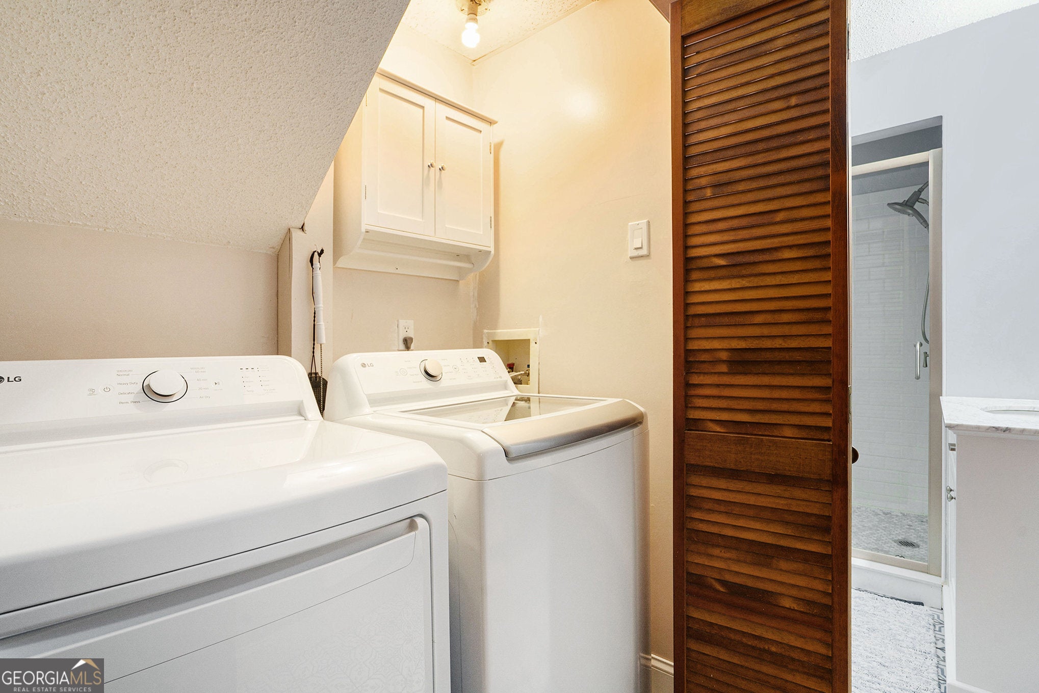 Blue Ridge, Georgia, 30513, United States, 3 Bedrooms Bedrooms, ,3 BathroomsBathrooms,Residential,For Sale,1969724