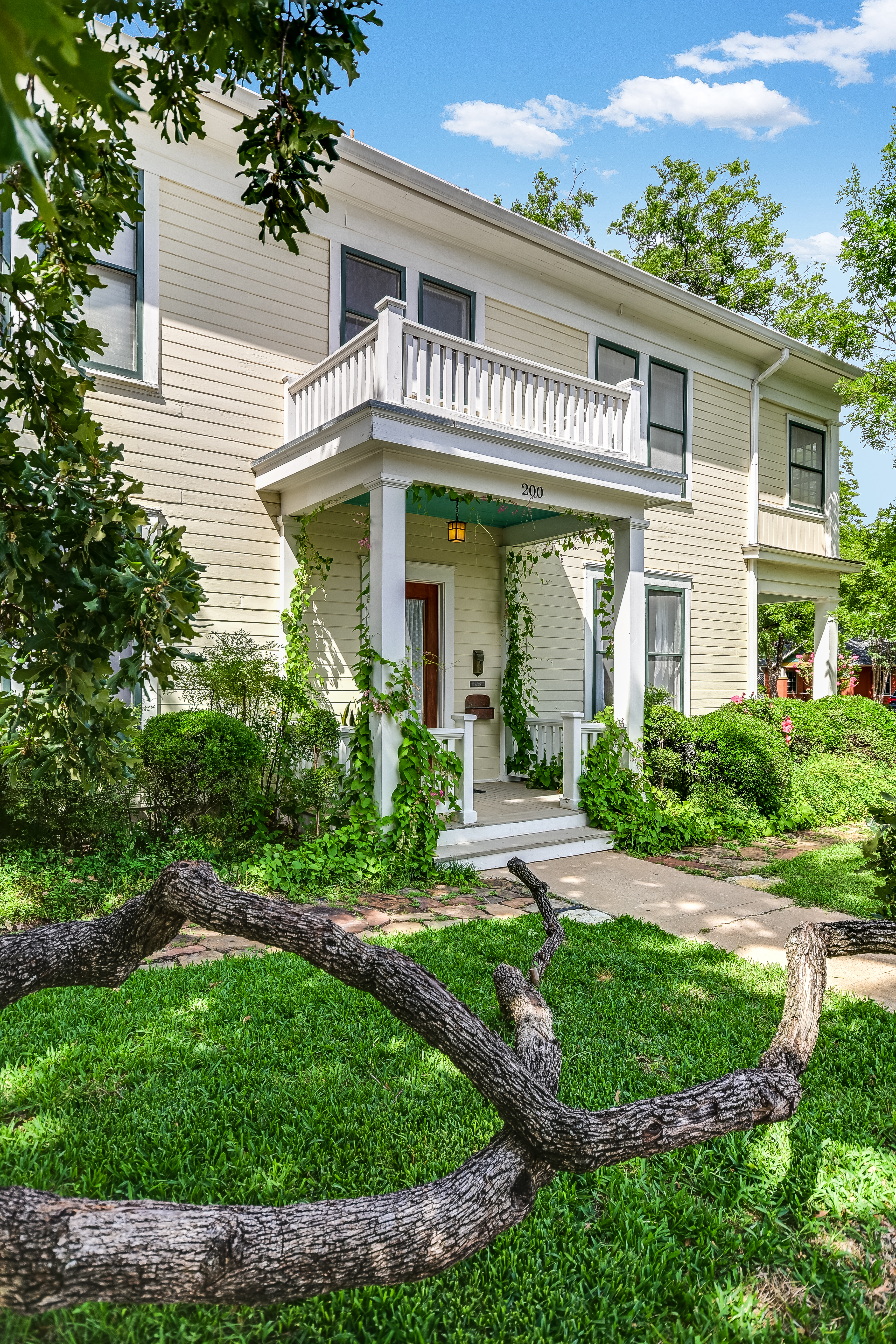  1922 Colonial Revival in Historic Hyde Park Neighborhood - 物件實景