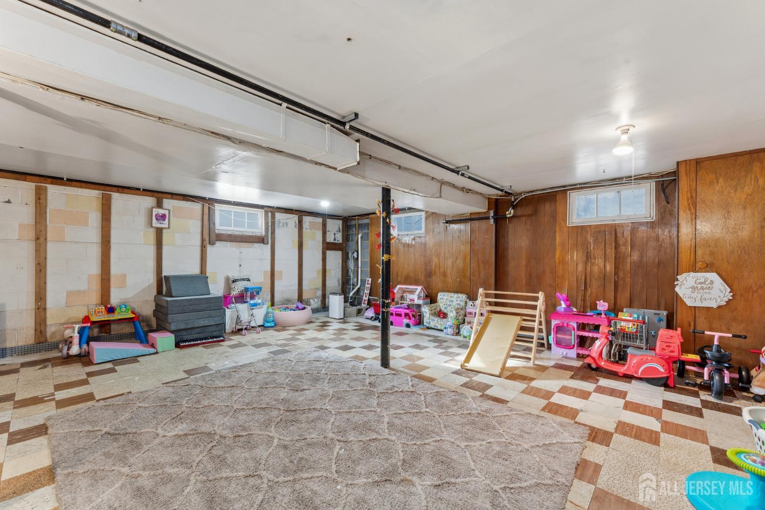 Piscataway, New Jersey, 08854, United States, 3 Bedrooms Bedrooms, ,2 BathroomsBathrooms,Residential,For Sale,1989136