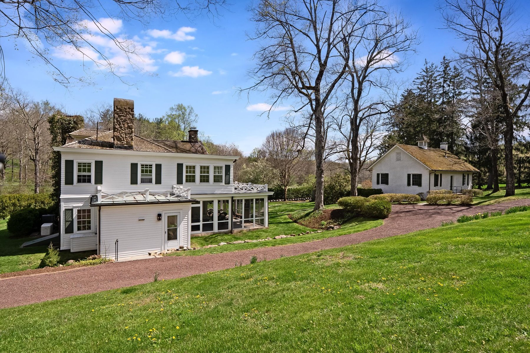  Timeless Character with an Exceptional Setting - 物件實景