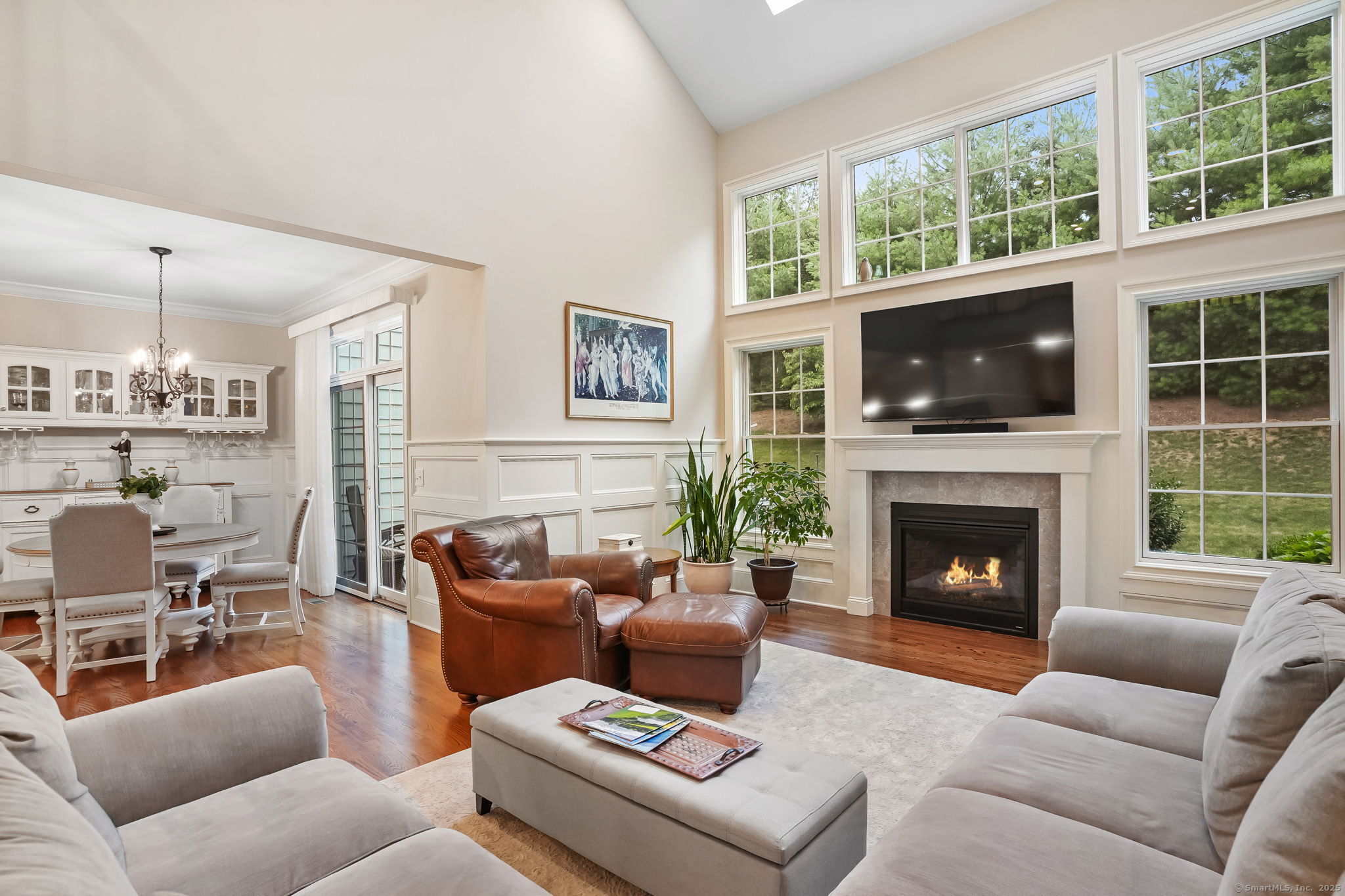 Brookfield, Connecticut, 06804, United States, 2 Bedrooms Bedrooms, ,4 BathroomsBathrooms,Residential,For Sale,1890460