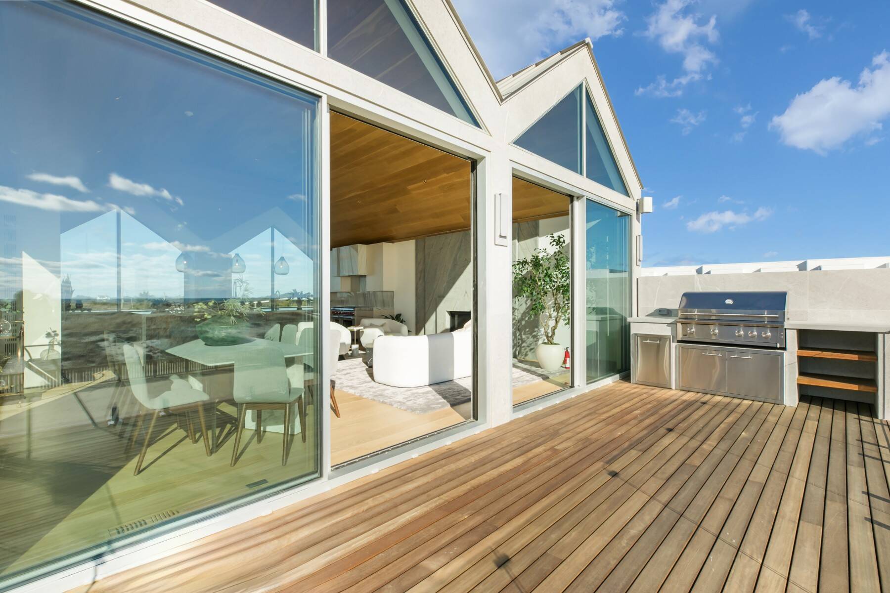  BRAND NEW MODERN OCEANFRONT w/ POOL on 2.6 ACRES IN AMAGANSETT - 物件實景