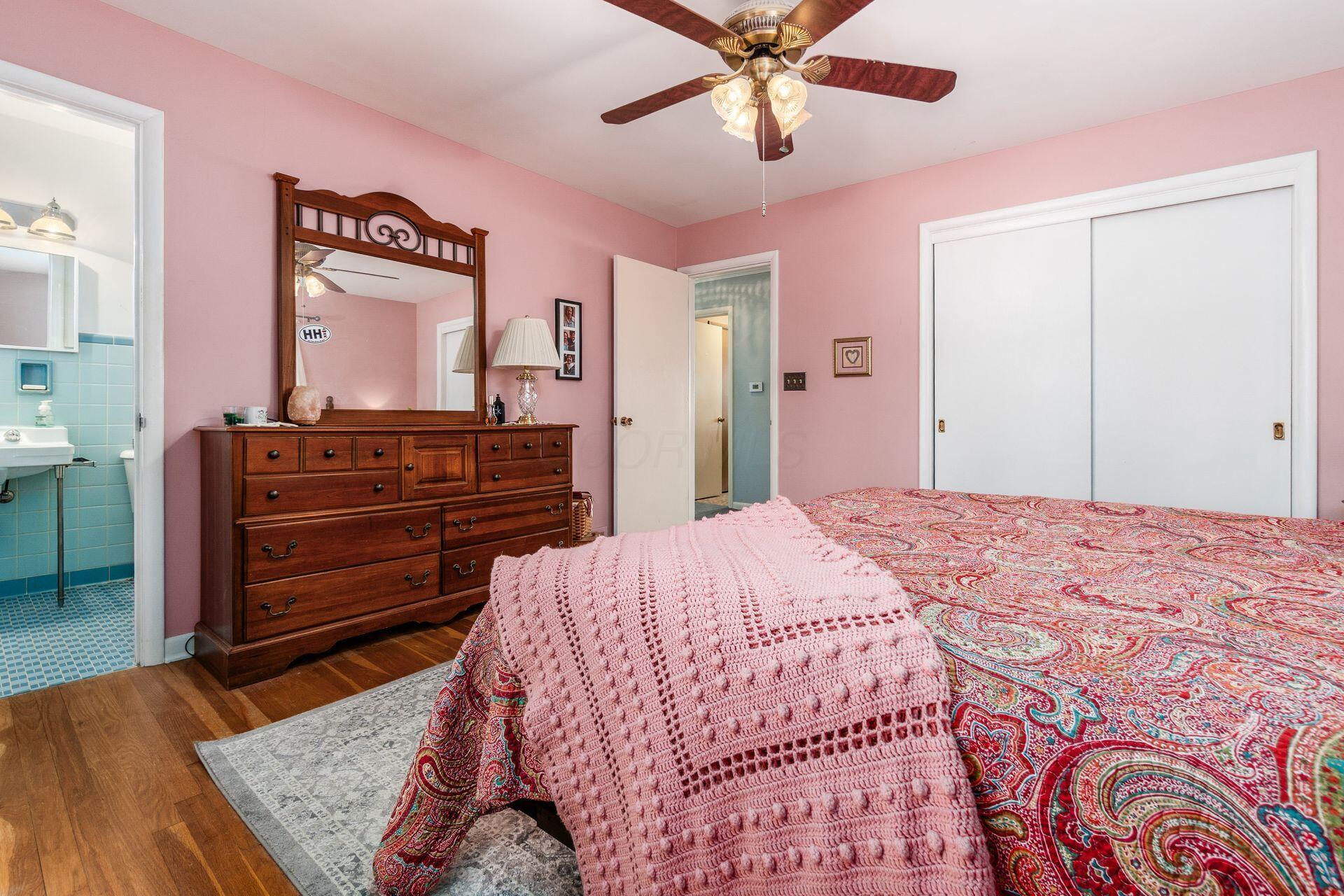 Columbus, Ohio, 43220, United States, 2 Bedrooms Bedrooms, ,3 BathroomsBathrooms,Residential,For Sale,2003078