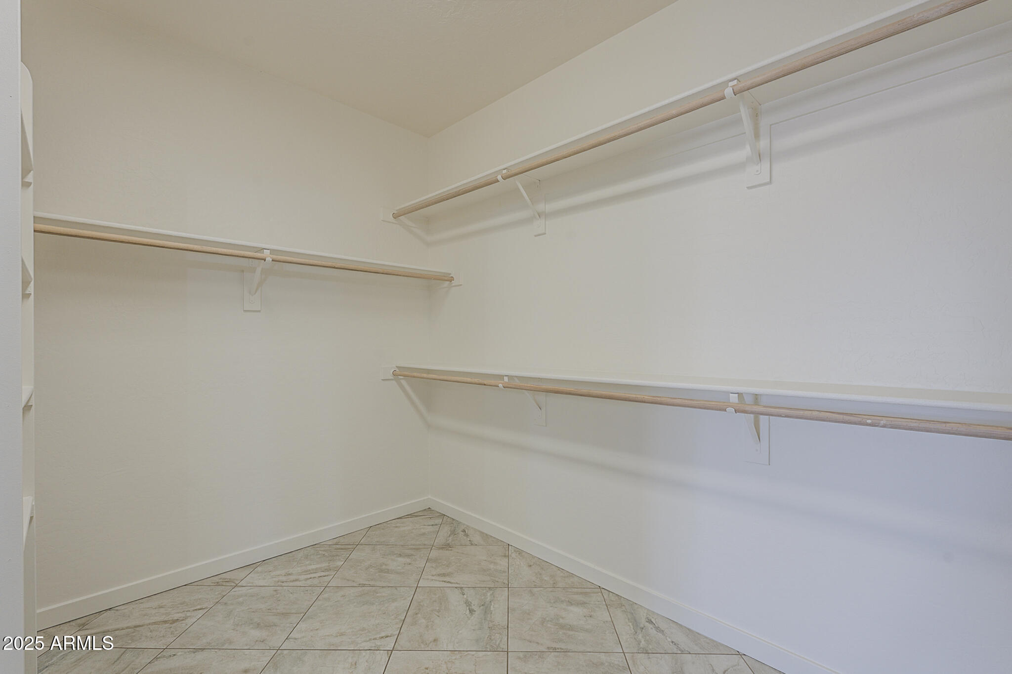 Phoenix, Arizona, 85042, United States, 3 Bedrooms Bedrooms, ,Residential,For Sale,1939131