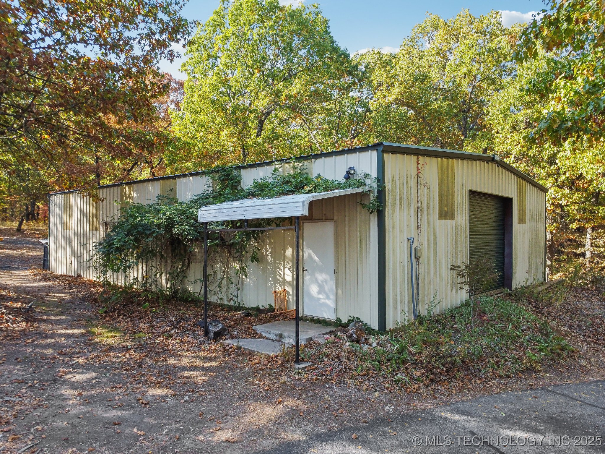 Spavinaw, Oklahoma, 74366, United States, 3 Bedrooms Bedrooms, ,2 BathroomsBathrooms,Residential,For Sale,1903763