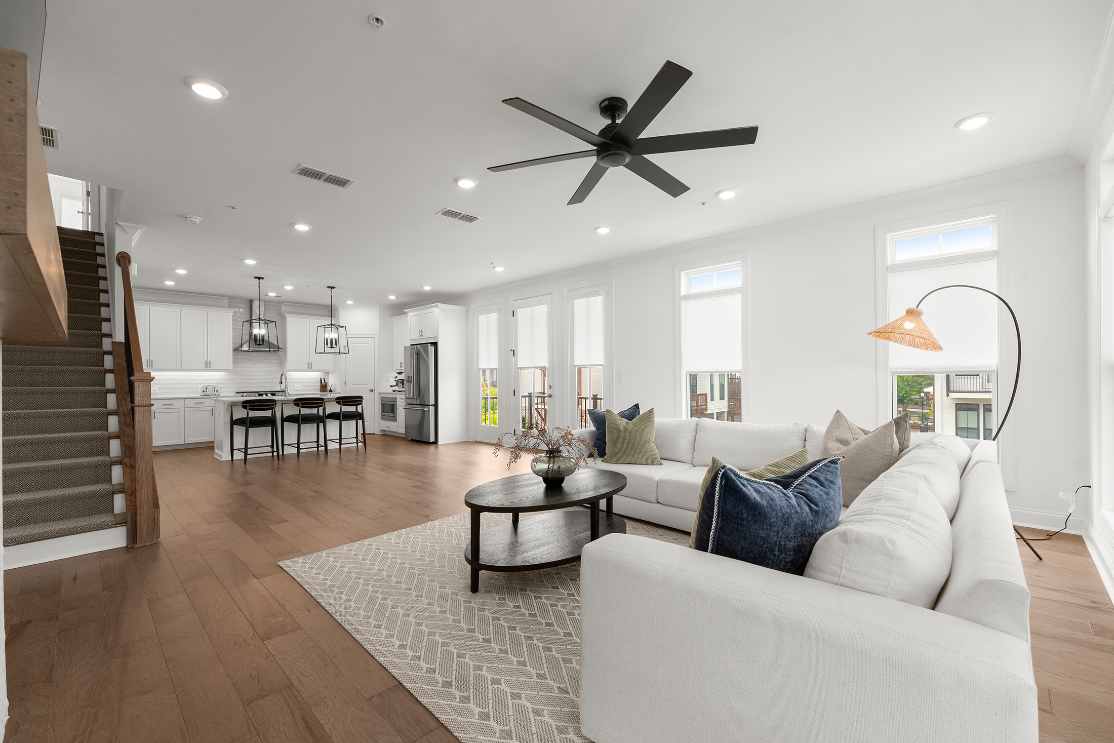  Welcome to One of the Most Desirable Locations and Homes in Upscale Ecco Park - 物件實景