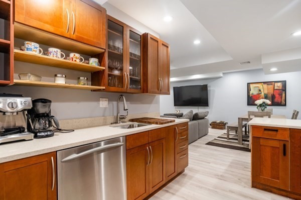 61- Walnut St, Saugus, Massachusetts, 01906, United States, 4 Bedrooms Bedrooms, ,6 BathroomsBathrooms,Residential,For Sale,61- Walnut St,1008970