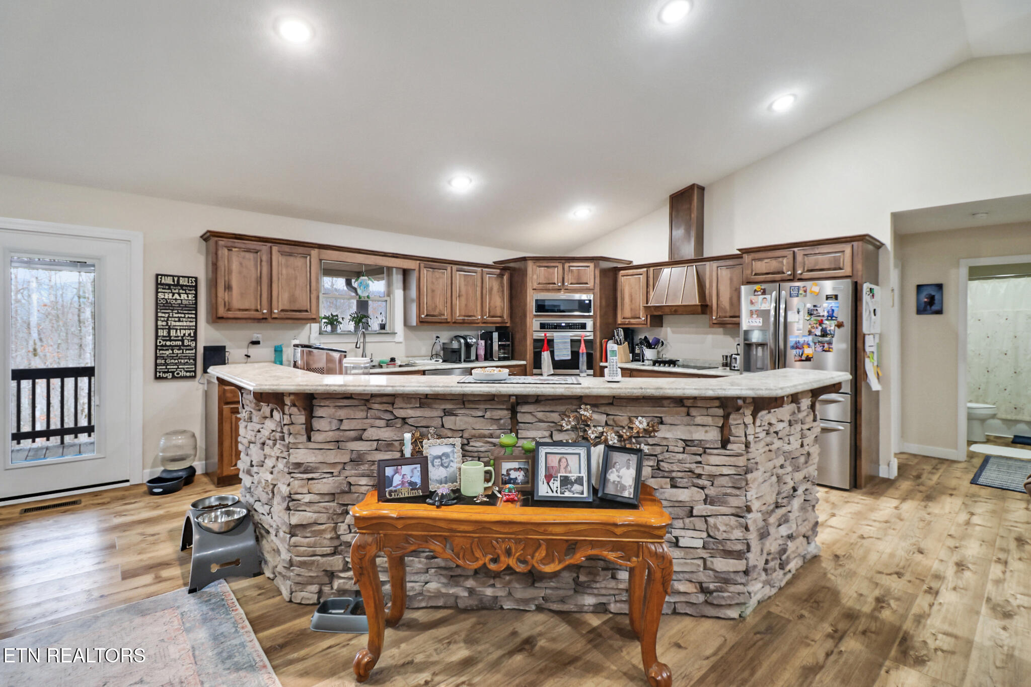 Jamestown, Tennessee, 38556, United States, 4 Bedrooms Bedrooms, ,3 BathroomsBathrooms,Residential,For Sale,2017691
