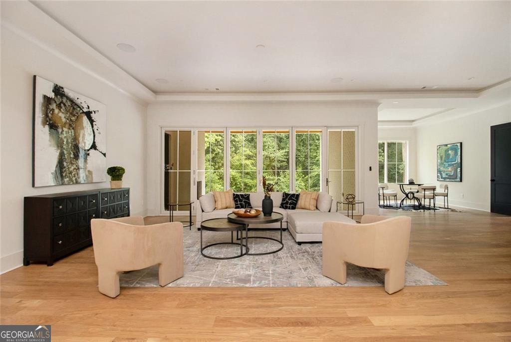 Atlanta, Georgia, 30342, United States, 6 Bedrooms Bedrooms, ,8 BathroomsBathrooms,Residential,For Sale,1858918