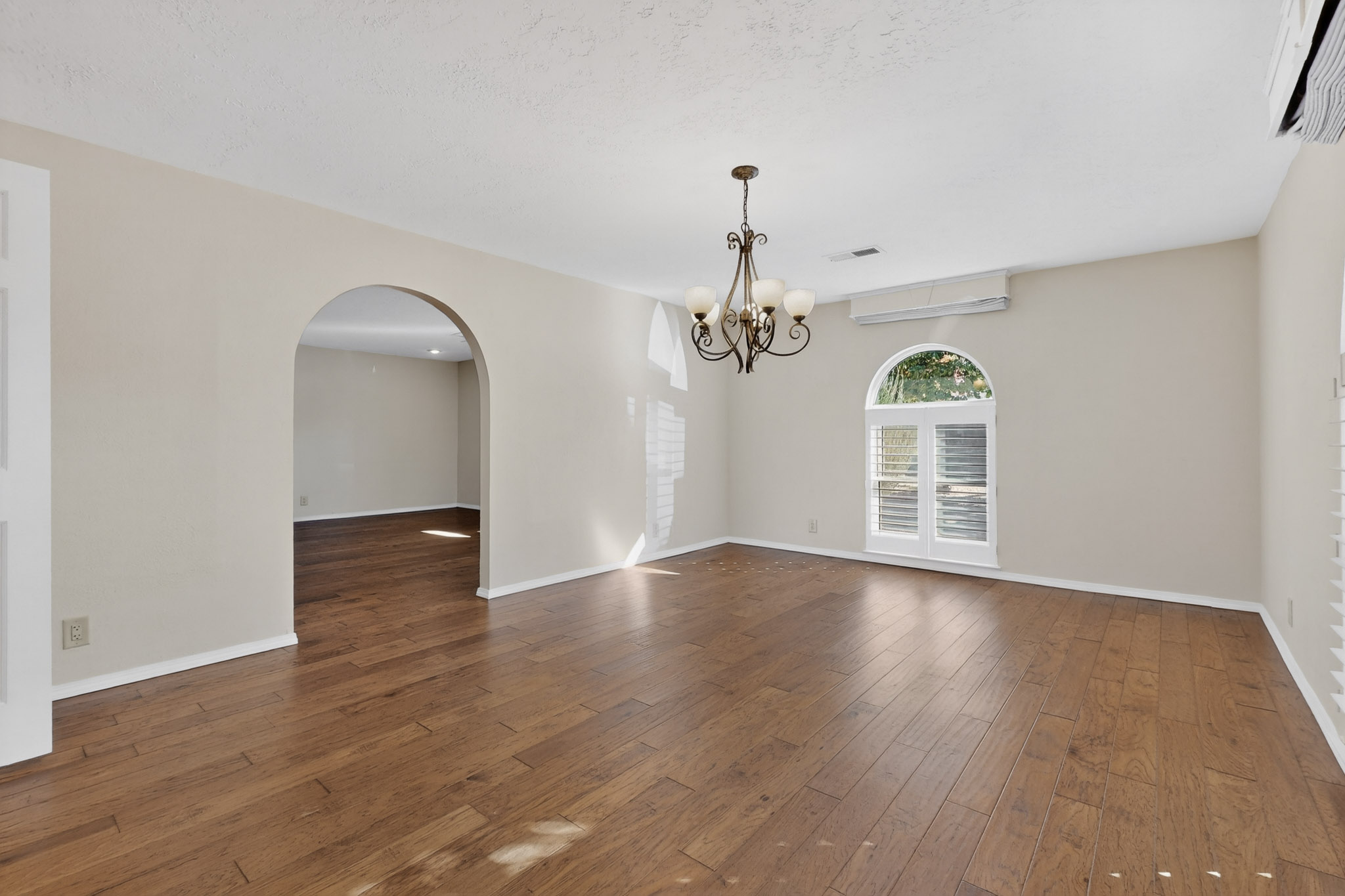 Albuquerque, New Mexico, 87109, United States, 4 Bedrooms Bedrooms, ,3 BathroomsBathrooms,Residential,For Sale,1985766