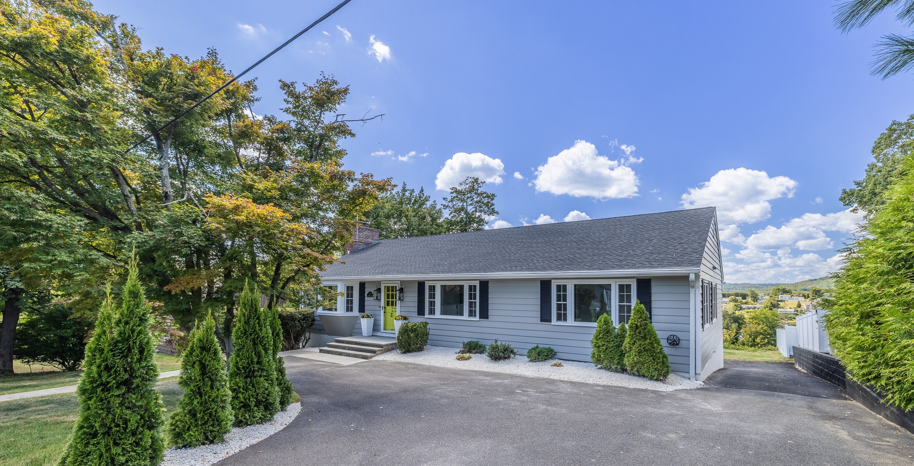 Brookfield, Connecticut, 06804, United States, 3 Bedrooms Bedrooms, ,4 BathroomsBathrooms,Residential,For Sale,1940398