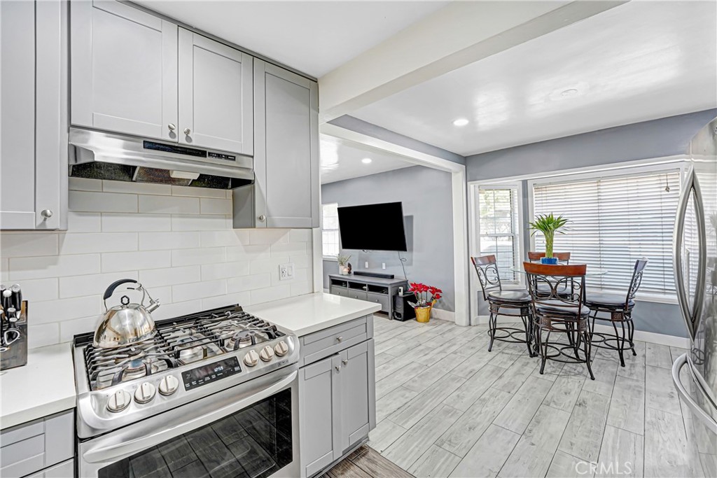 Sun Valley, California, 91352, United States, 4 Bedrooms Bedrooms, ,2 BathroomsBathrooms,Residential,For Sale,2017645