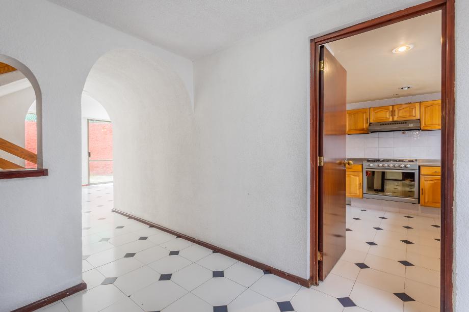 Álvaro Obregón, Ciudad de México, 01700, Mexico, 4 Bedrooms Bedrooms, ,3 BathroomsBathrooms,Residential,For Sale,1729158