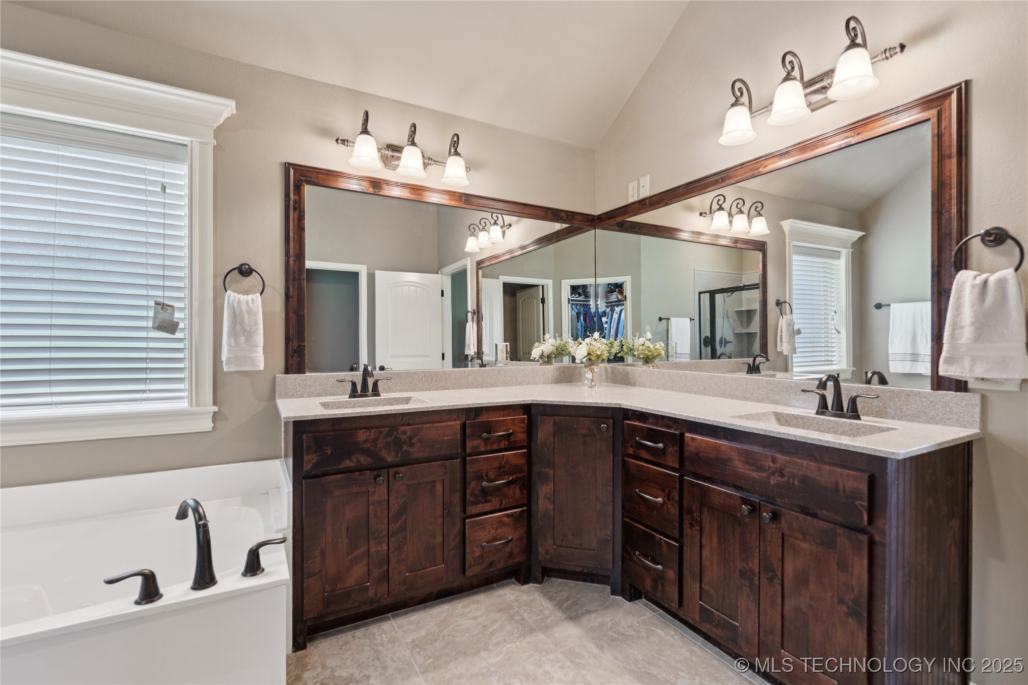 Kiefer, Oklahoma, 74041, United States, 3 Bedrooms Bedrooms, ,2 BathroomsBathrooms,Residential,For Sale,1917885