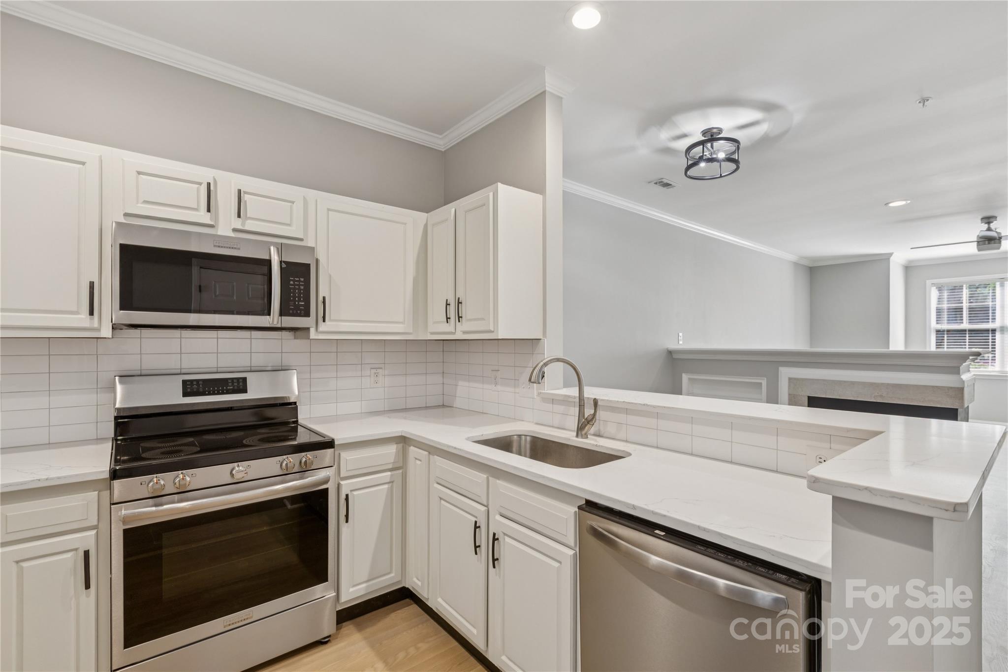 Charlotte, North Carolina, 28204, United States, 2 Bedrooms Bedrooms, ,3 BathroomsBathrooms,Residential,For Sale,1917401