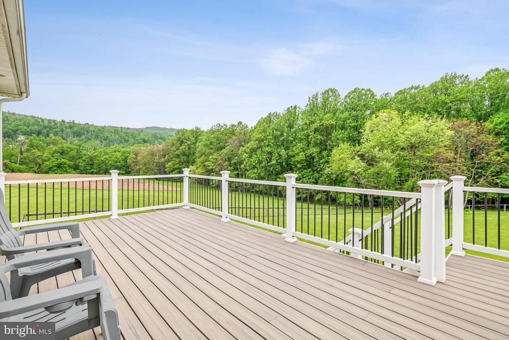 Hillsboro, Virginia, 20132, United States, 2 Bedrooms Bedrooms, ,2 BathroomsBathrooms,Residential,For Sale,1798286