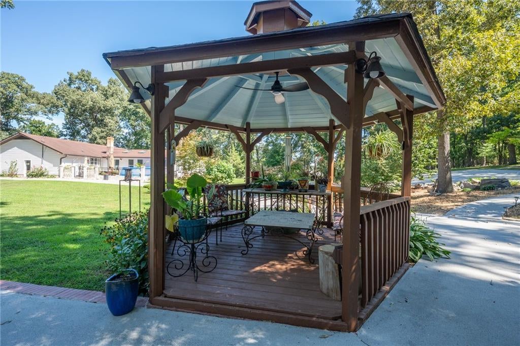 Calhoun, Georgia, 30701, United States, 3 Bedrooms Bedrooms, ,3 BathroomsBathrooms,Residential,For Sale,1980675