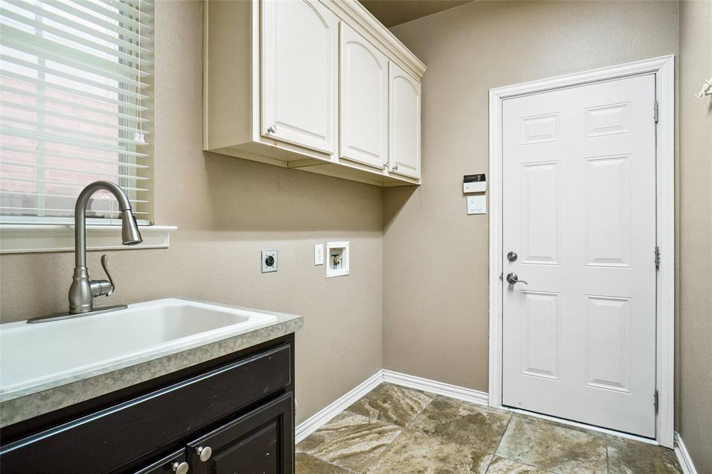 Flower Mound, Texas, 75022, United States, 5 Bedrooms Bedrooms, ,4 BathroomsBathrooms,Residential,For Sale,1836175