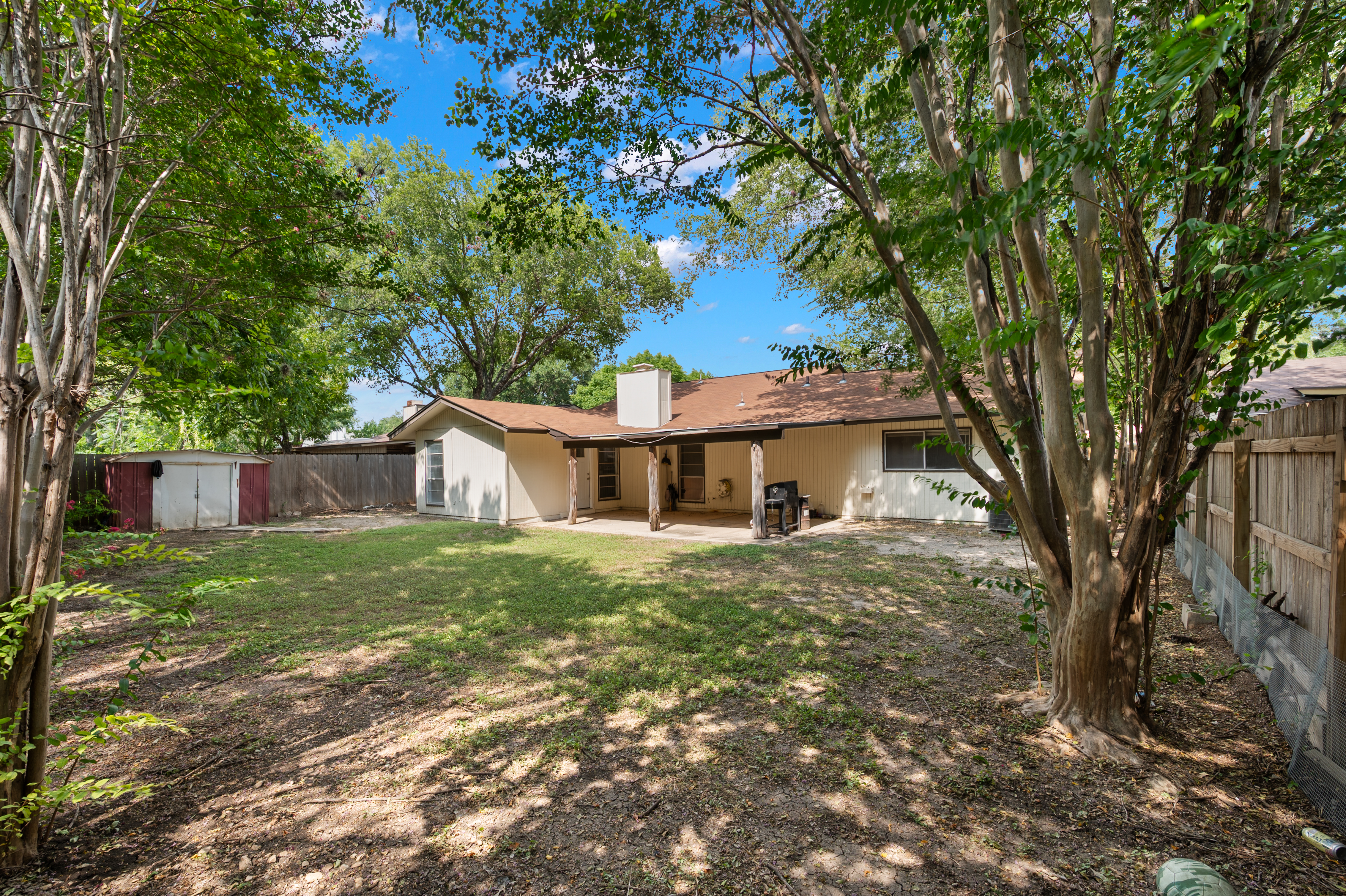  Charming One-Story Ranch - 物件實景