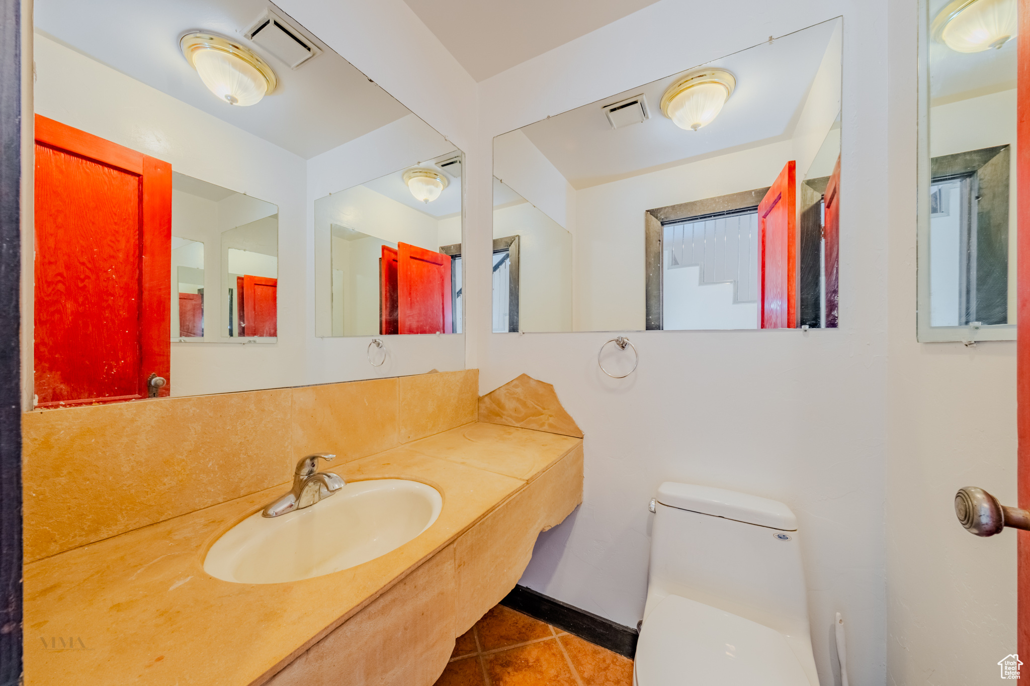 Kanab, Utah, 84741, United States, 4 Bedrooms Bedrooms, ,3 BathroomsBathrooms,Residential,For Sale,1908658