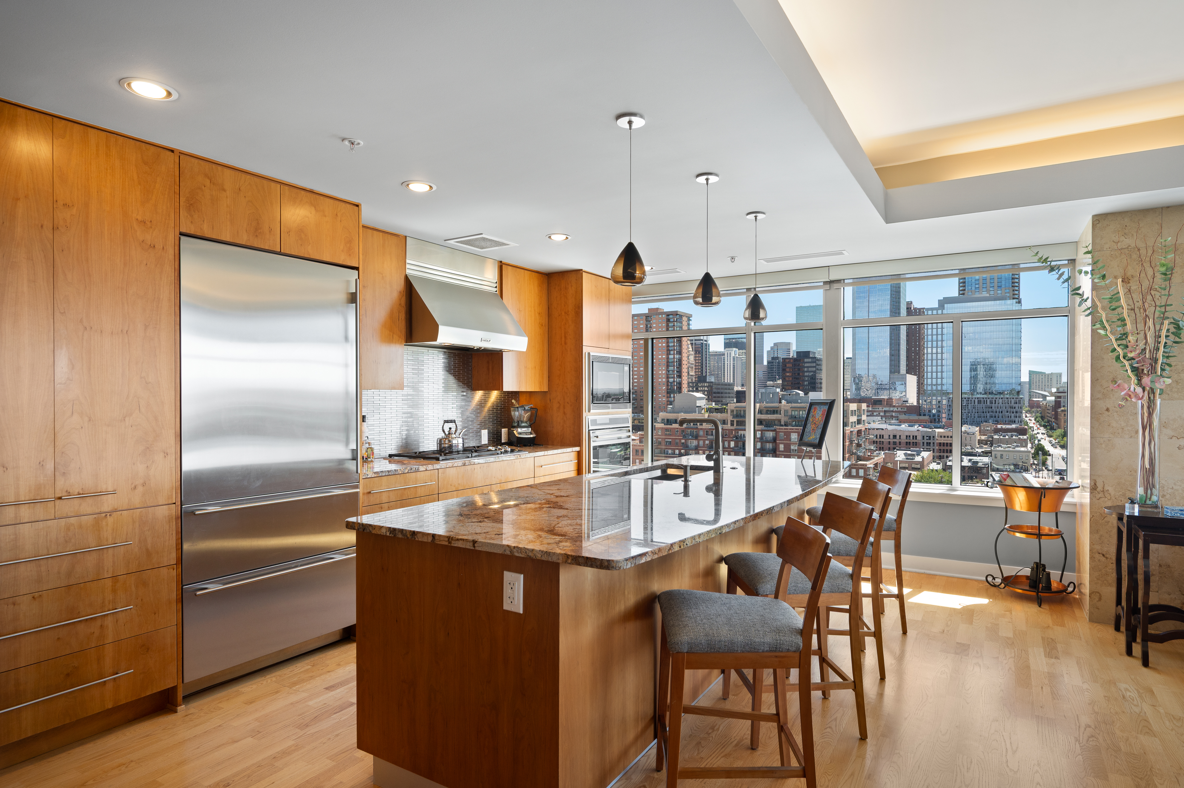  Impeccably Maintained Residence With Incredible Mountain And City Views - 物件實景