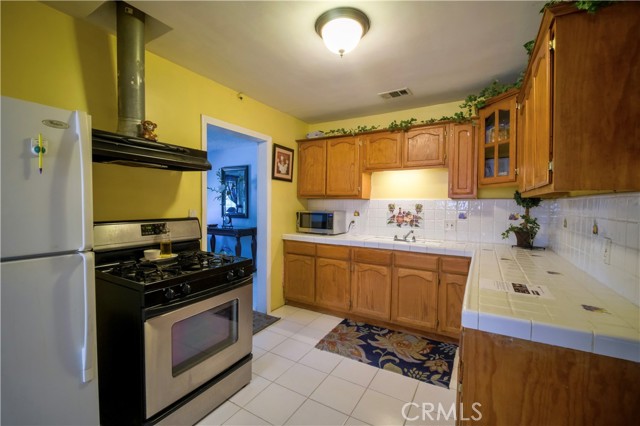 Downey, California, 90240, United States, 3 Bedrooms Bedrooms, ,2 BathroomsBathrooms,Residential,For Sale,1985764