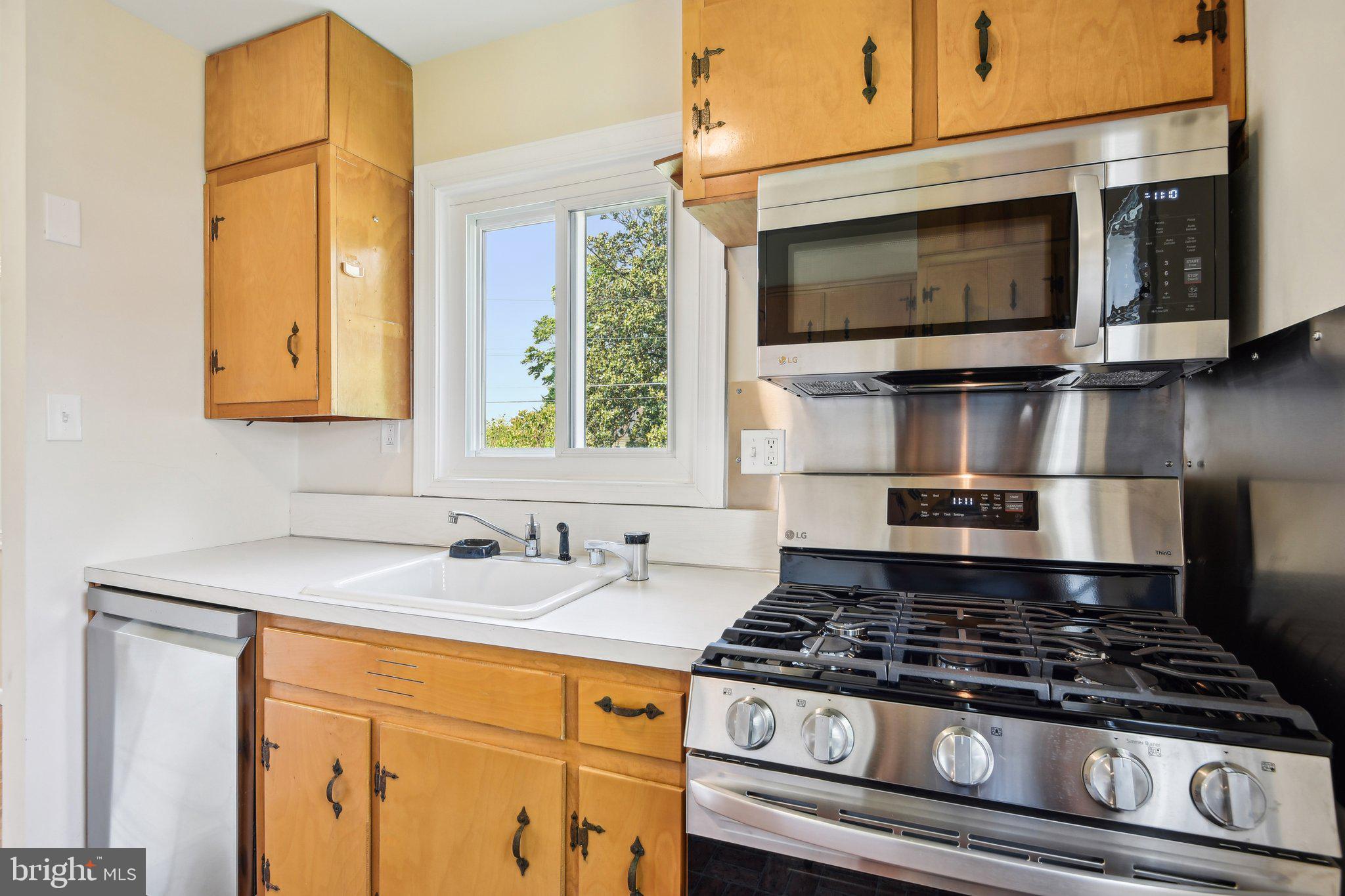 Silver Spring, Maryland, 20906, United States, 3 Bedrooms Bedrooms, ,2 BathroomsBathrooms,Residential,For Sale,1916566