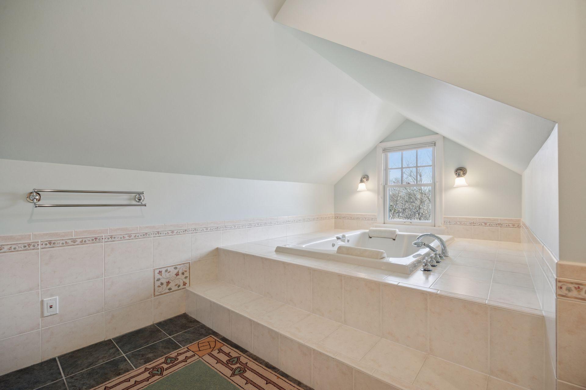 Saint Paul, Minnesota, 55105, United States, 5 Bedrooms Bedrooms, ,3 BathroomsBathrooms,Residential,For Sale,1767572